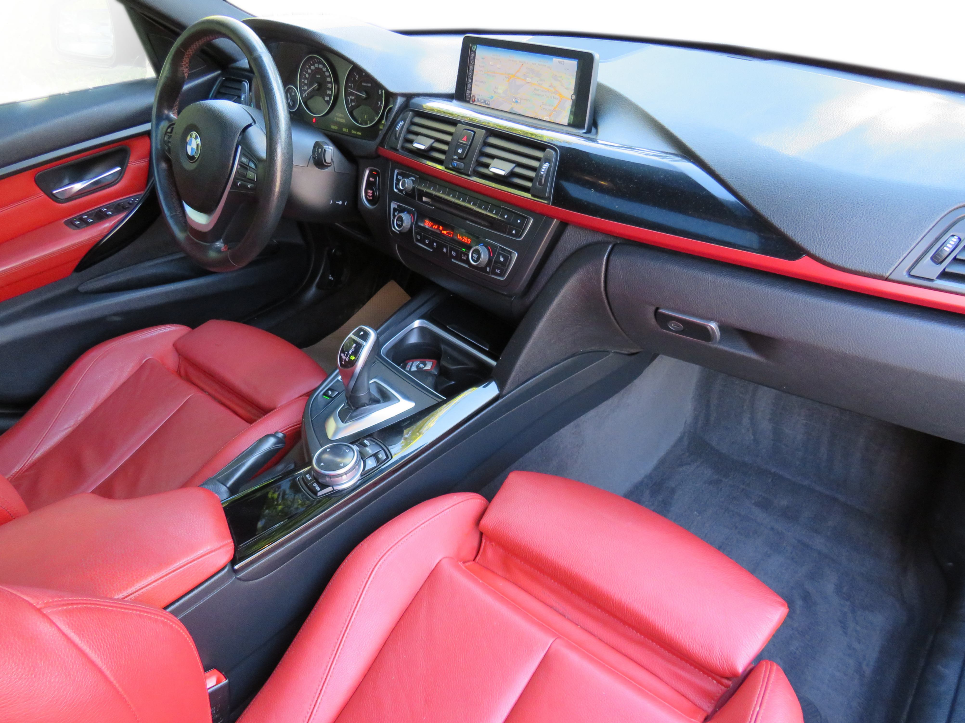 /laautomotive/2015-BMW-3Series-9111953931298789.jpg