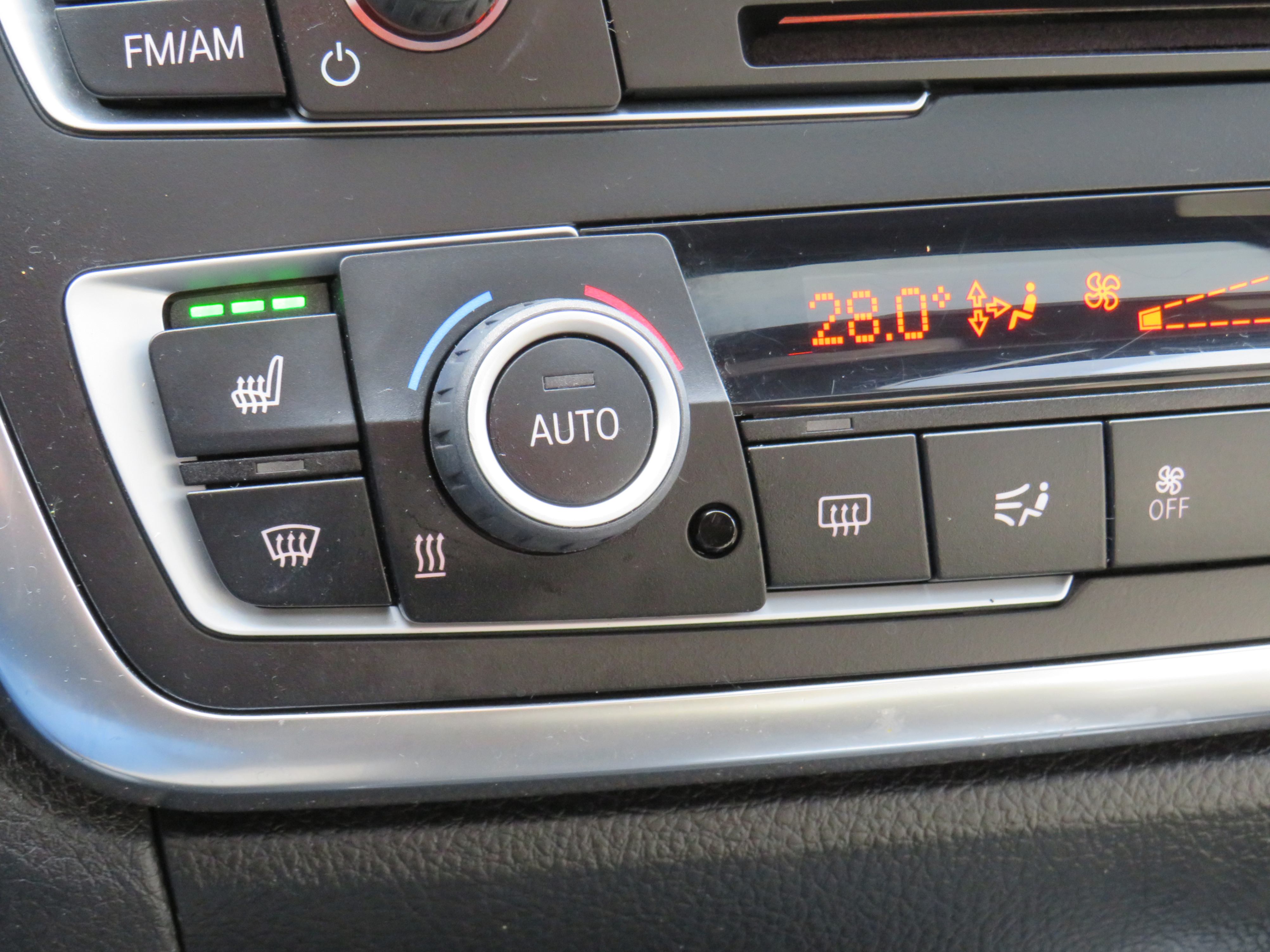 /laautomotive/2015-BMW-3Series-9969311835640788.jpg