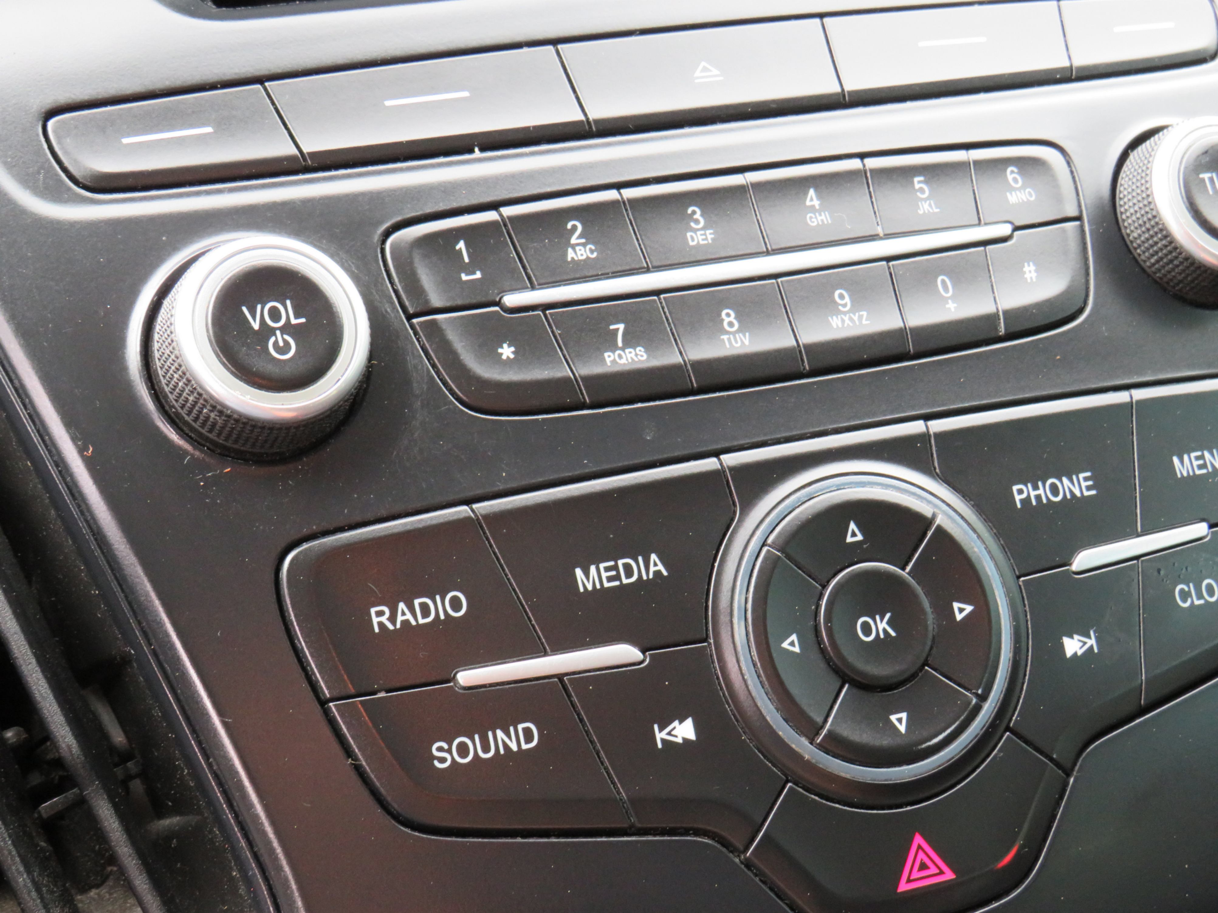 /laautomotive/2015-Ford-Focus-3559784605384524.jpg