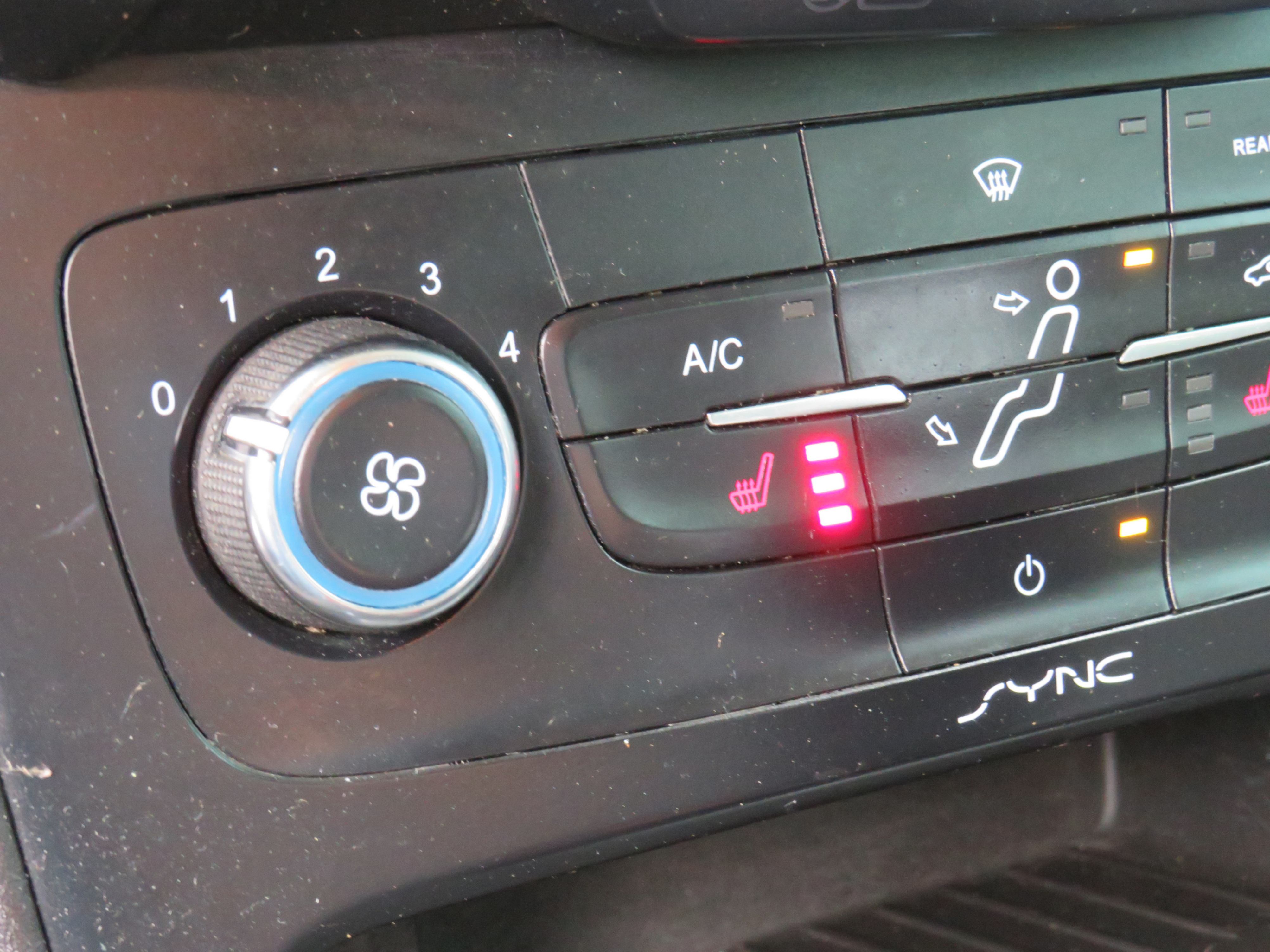 /laautomotive/2015-Ford-Focus-5521789170144049.jpg