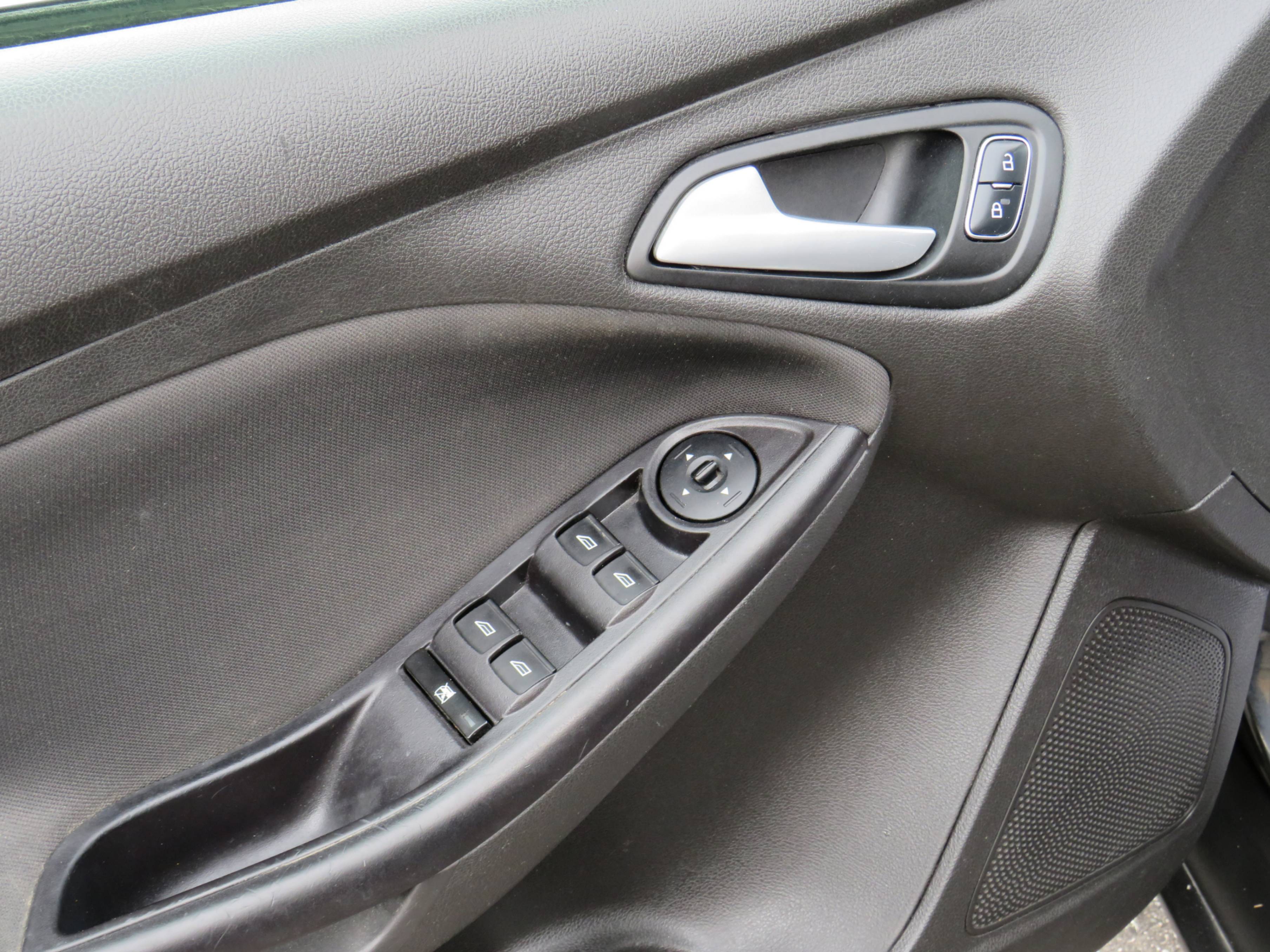/laautomotive/2015-Ford-Focus-8780215299582754.jpg
