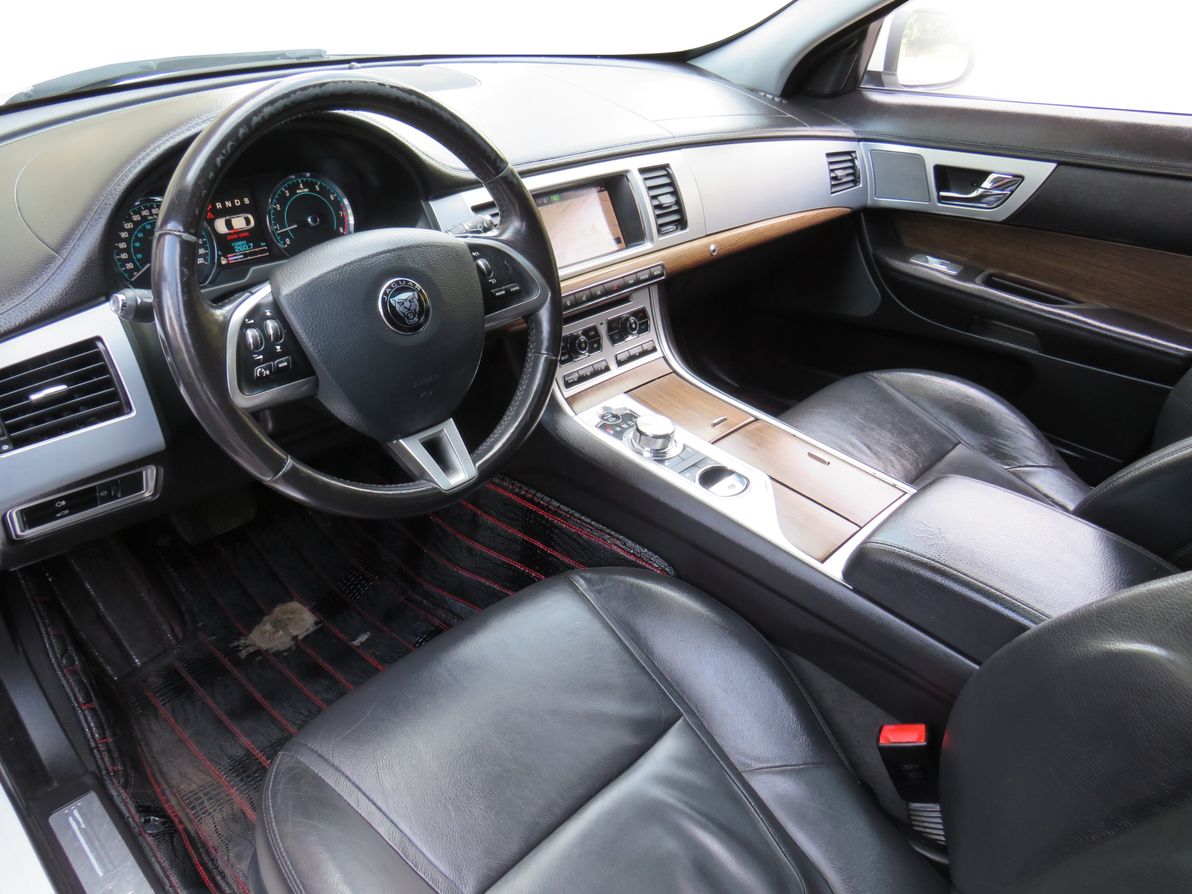 /laautomotive/2015-Jaguar-XF-45345550839644844.jpg