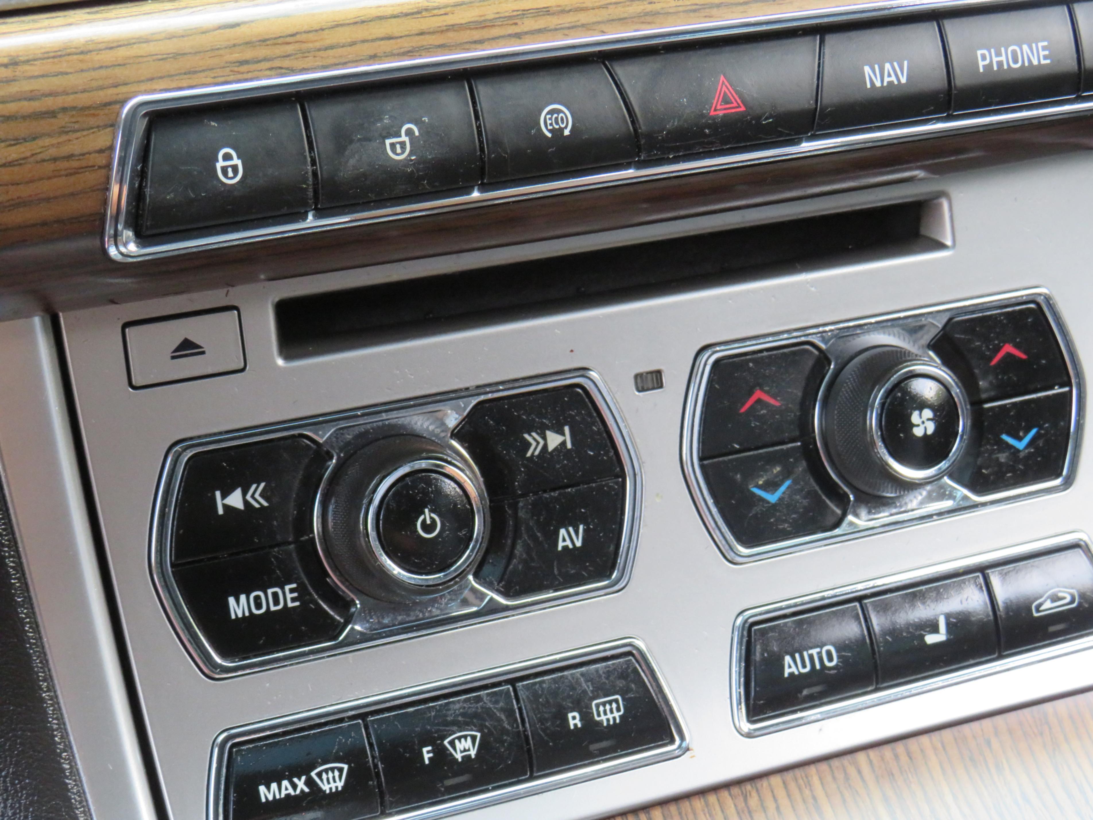 /laautomotive/2015-Jaguar-XF-7007981814762632.jpg