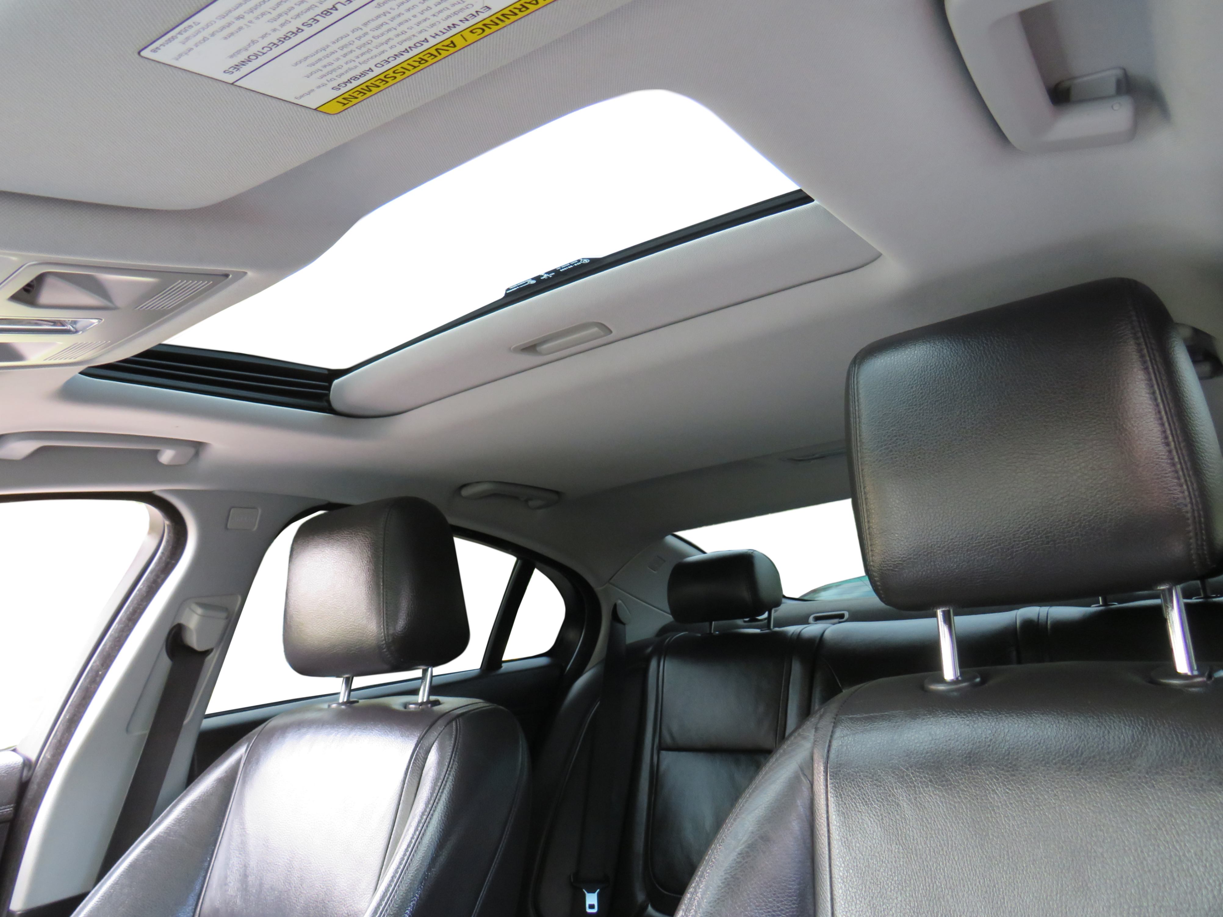 /laautomotive/2015-Jaguar-XF-7794465341000436.jpg