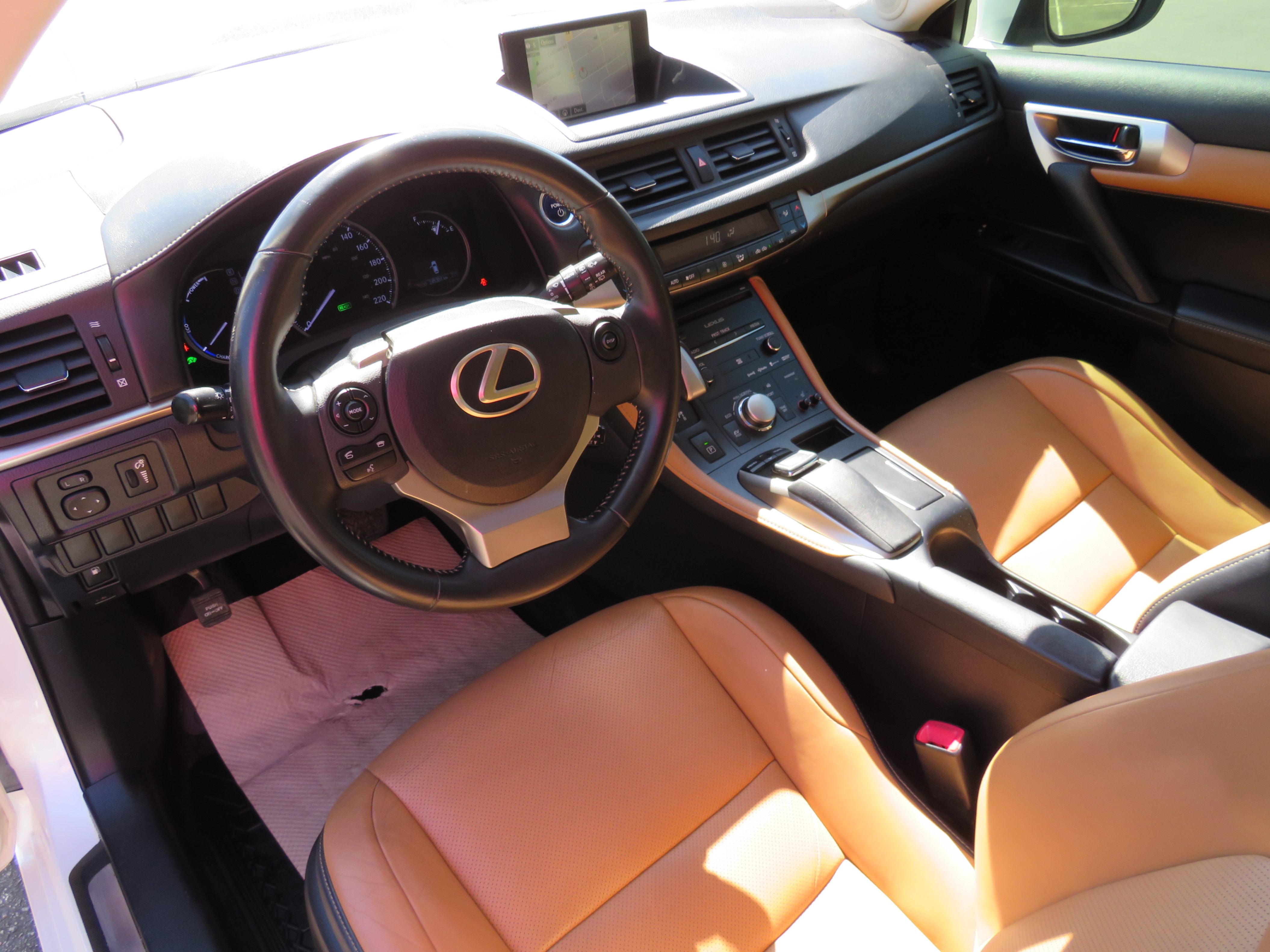/laautomotive/2015-Lexus-CT200h-30088839800940836.jpg