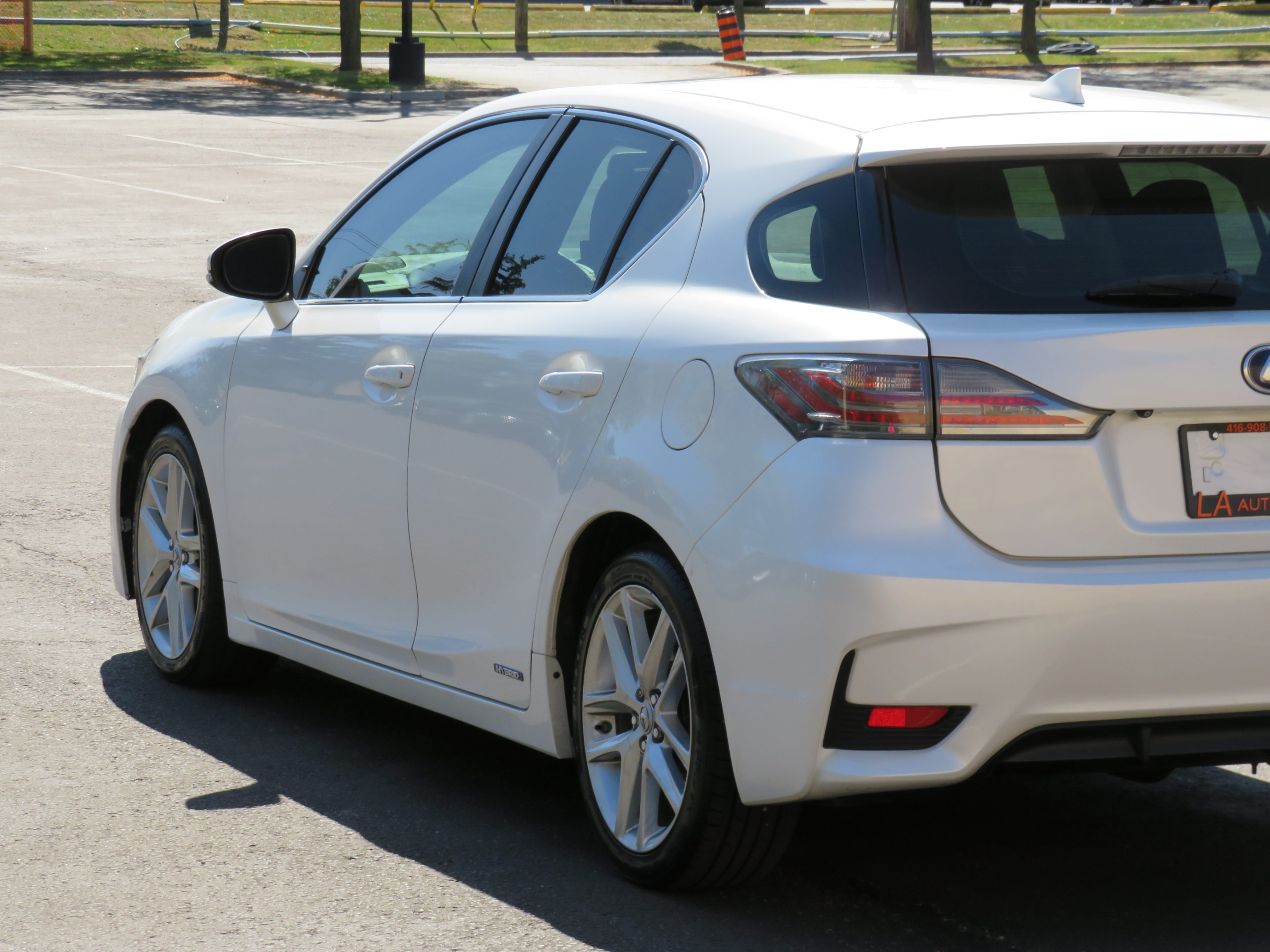 /laautomotive/2015-Lexus-CT200h-4032589167845777.jpg