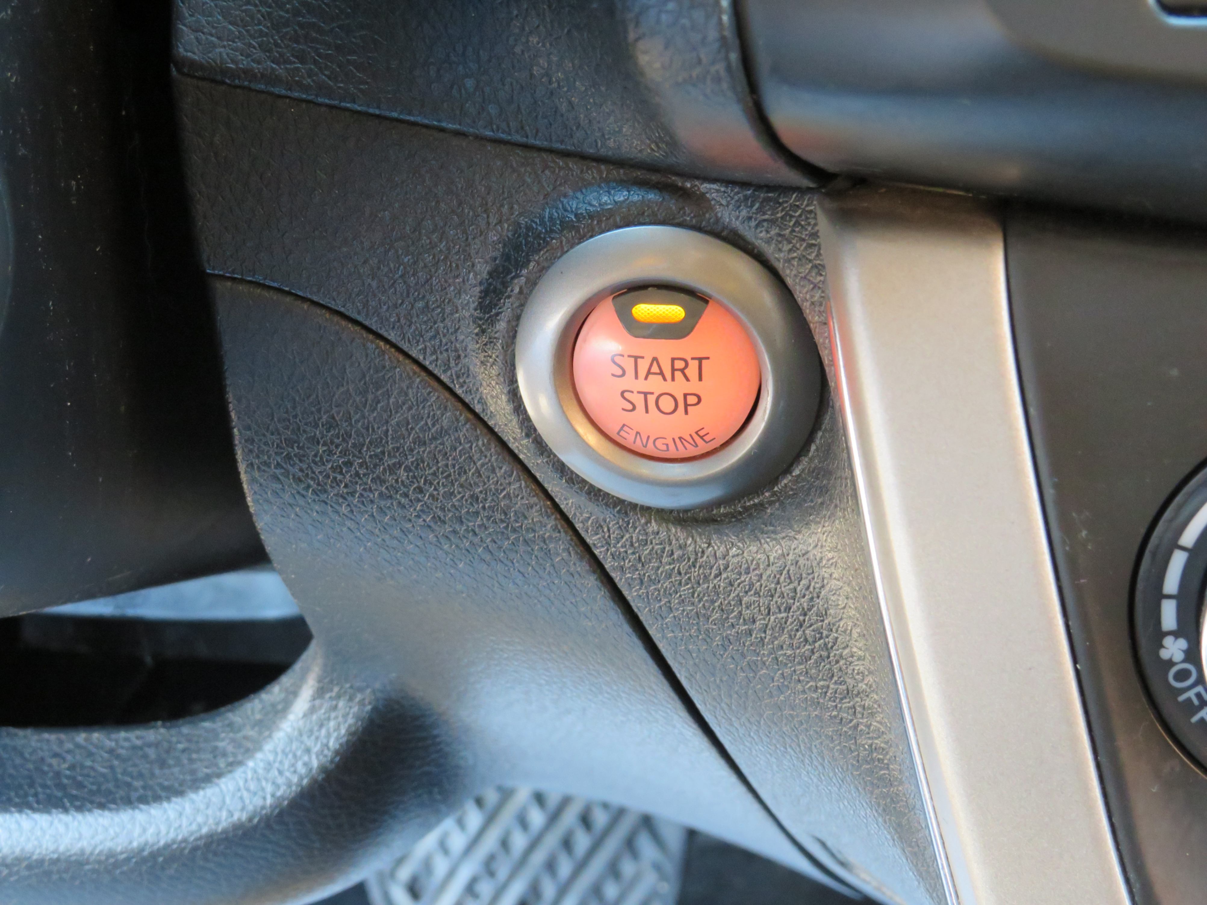 /laautomotive/2015-Nissan-Sentra-0422511948923705.jpg