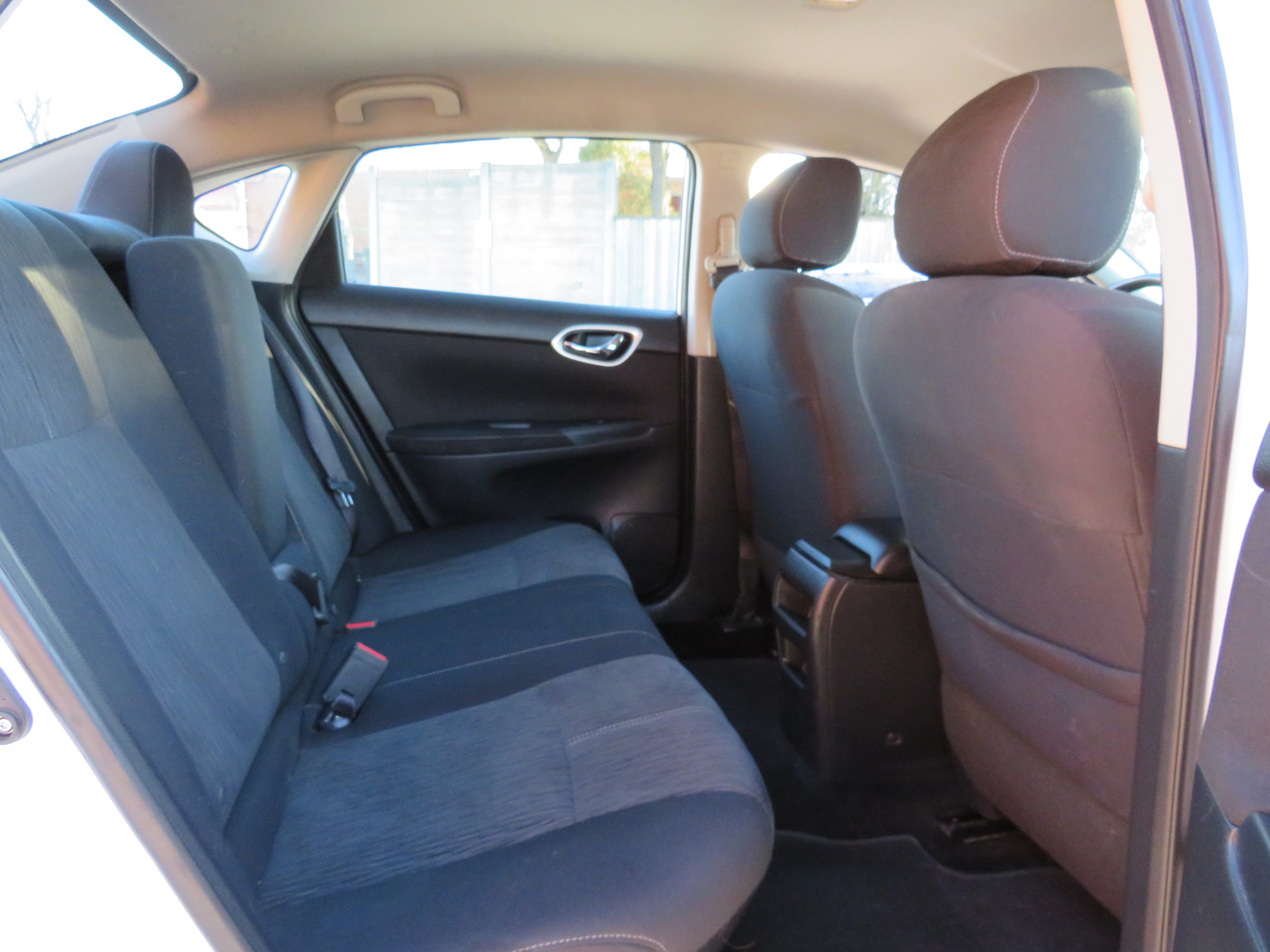 /laautomotive/2015-Nissan-Sentra-4058349305102371.jpg