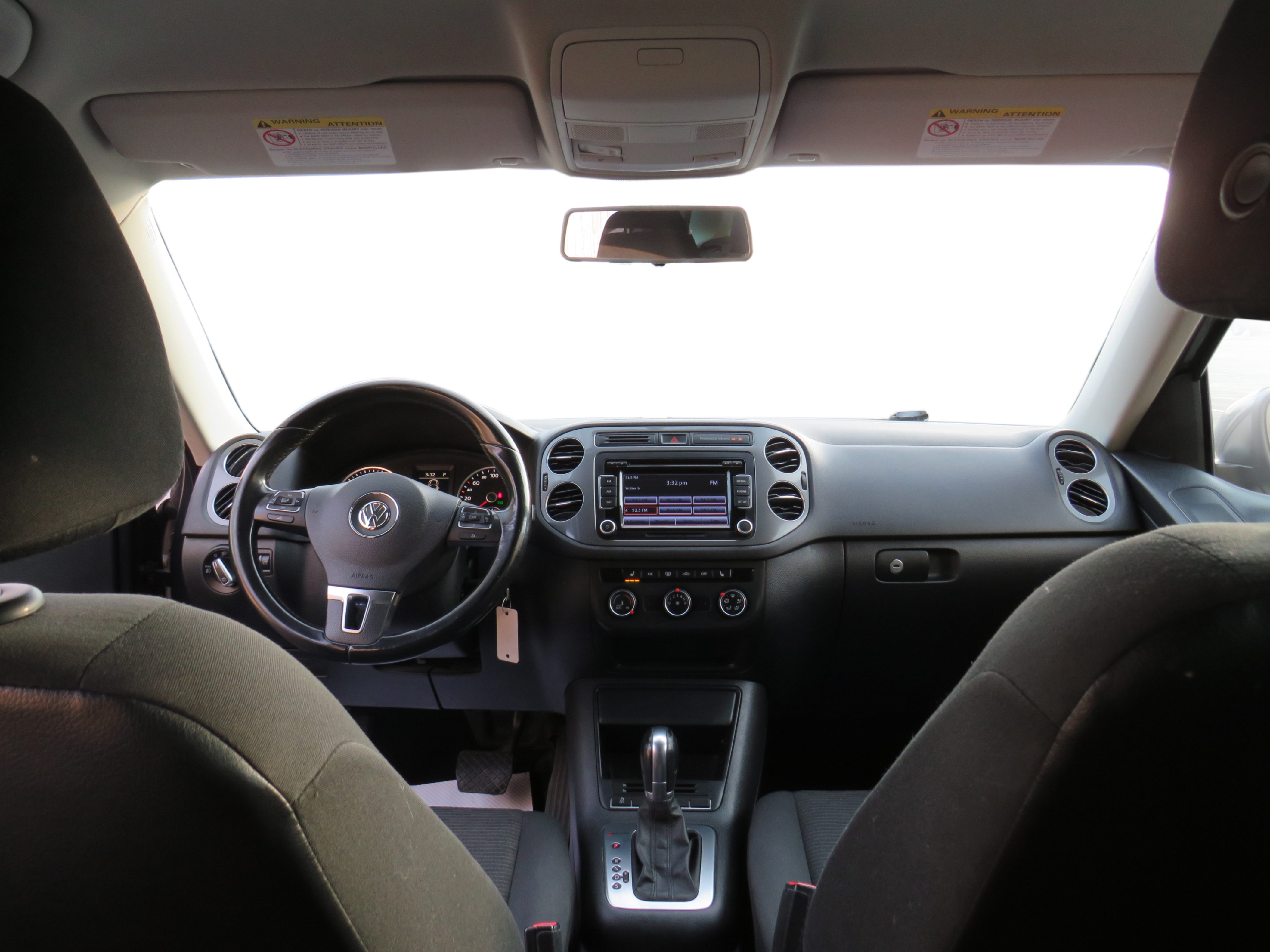 /laautomotive/2015-Volkswagen-Tiguan-31492250788673637.jpg