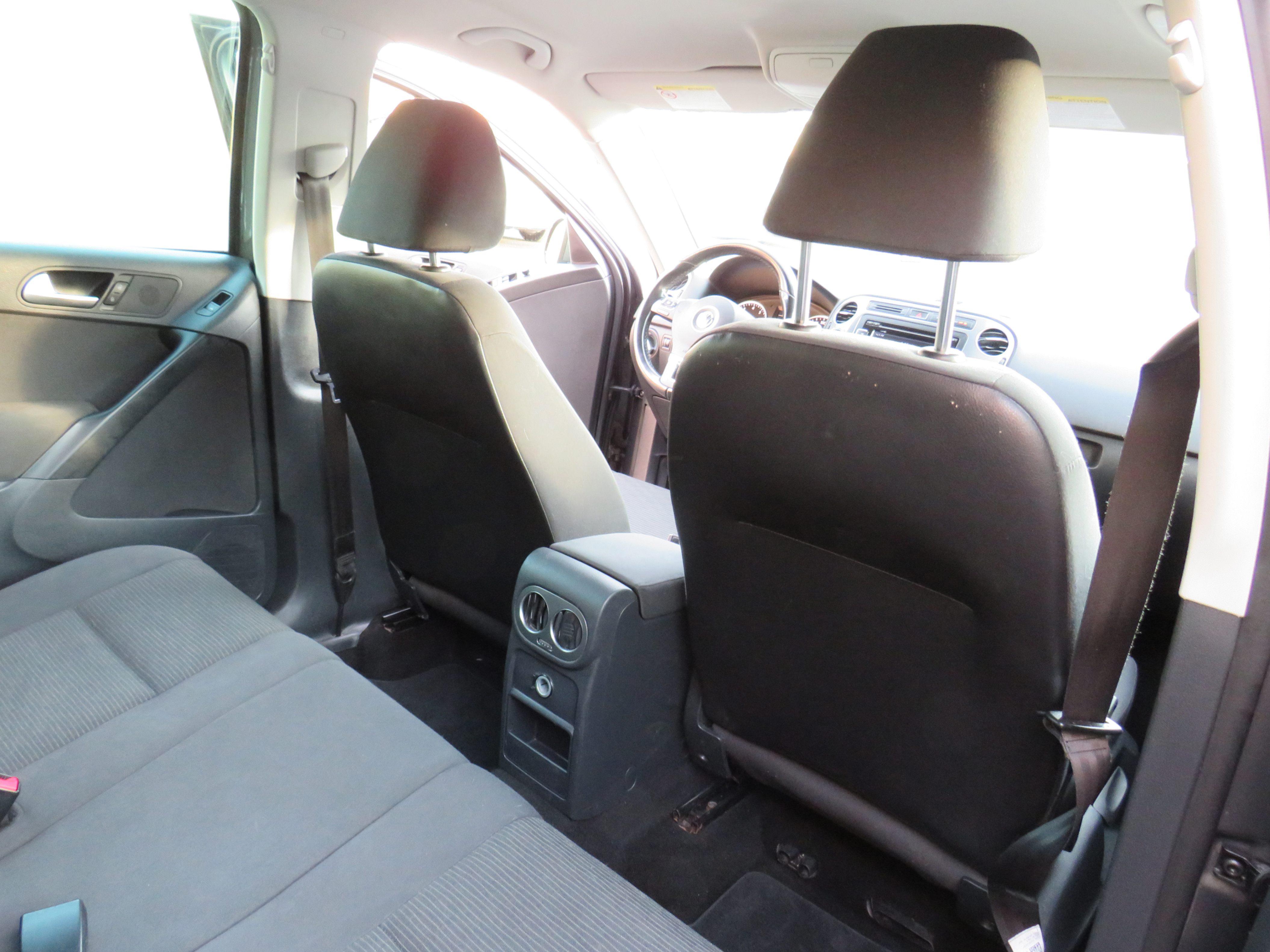 /laautomotive/2015-Volkswagen-Tiguan-4949015038088922.jpg