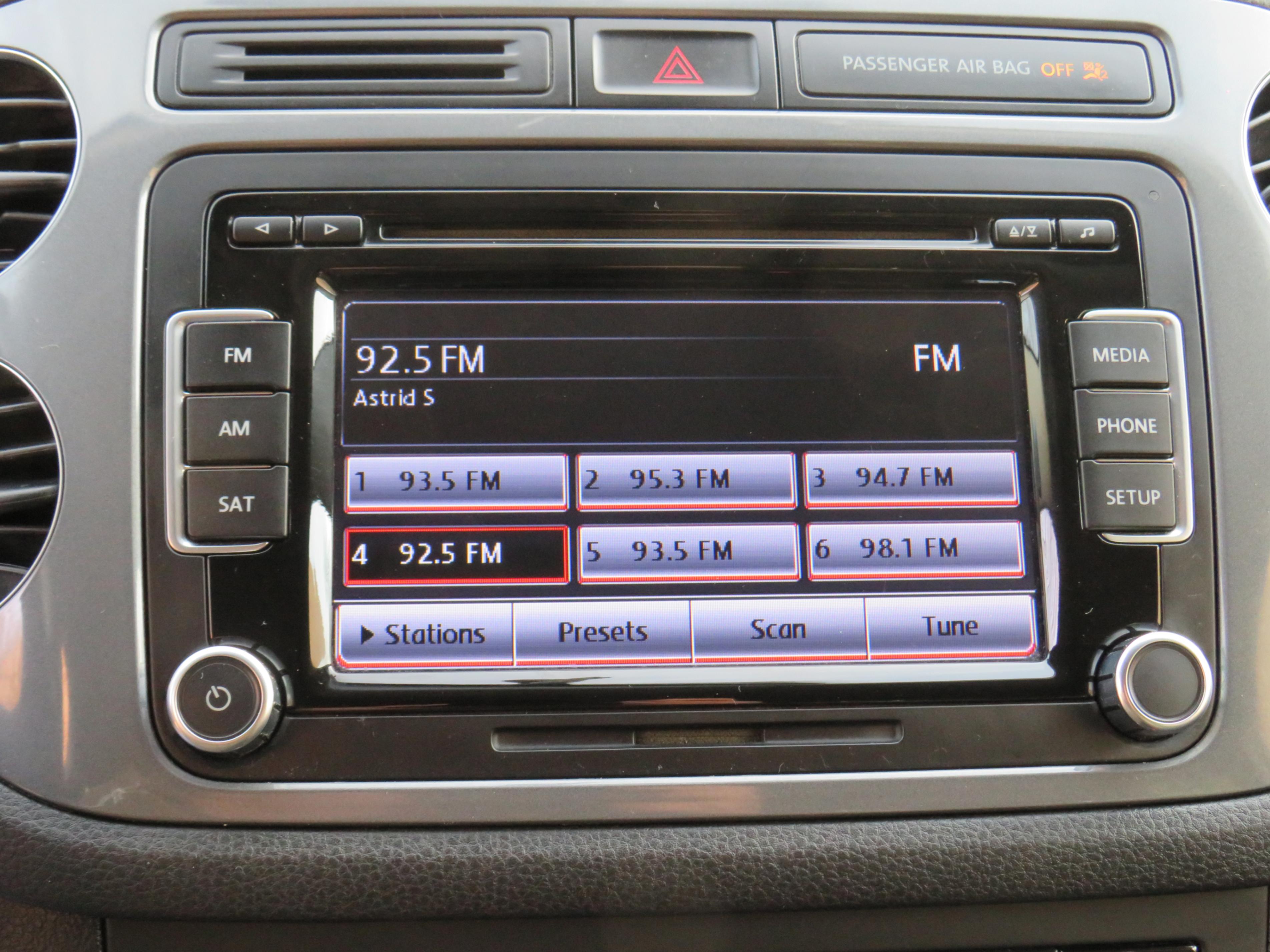 /laautomotive/2015-Volkswagen-Tiguan-9483750952154348.jpg