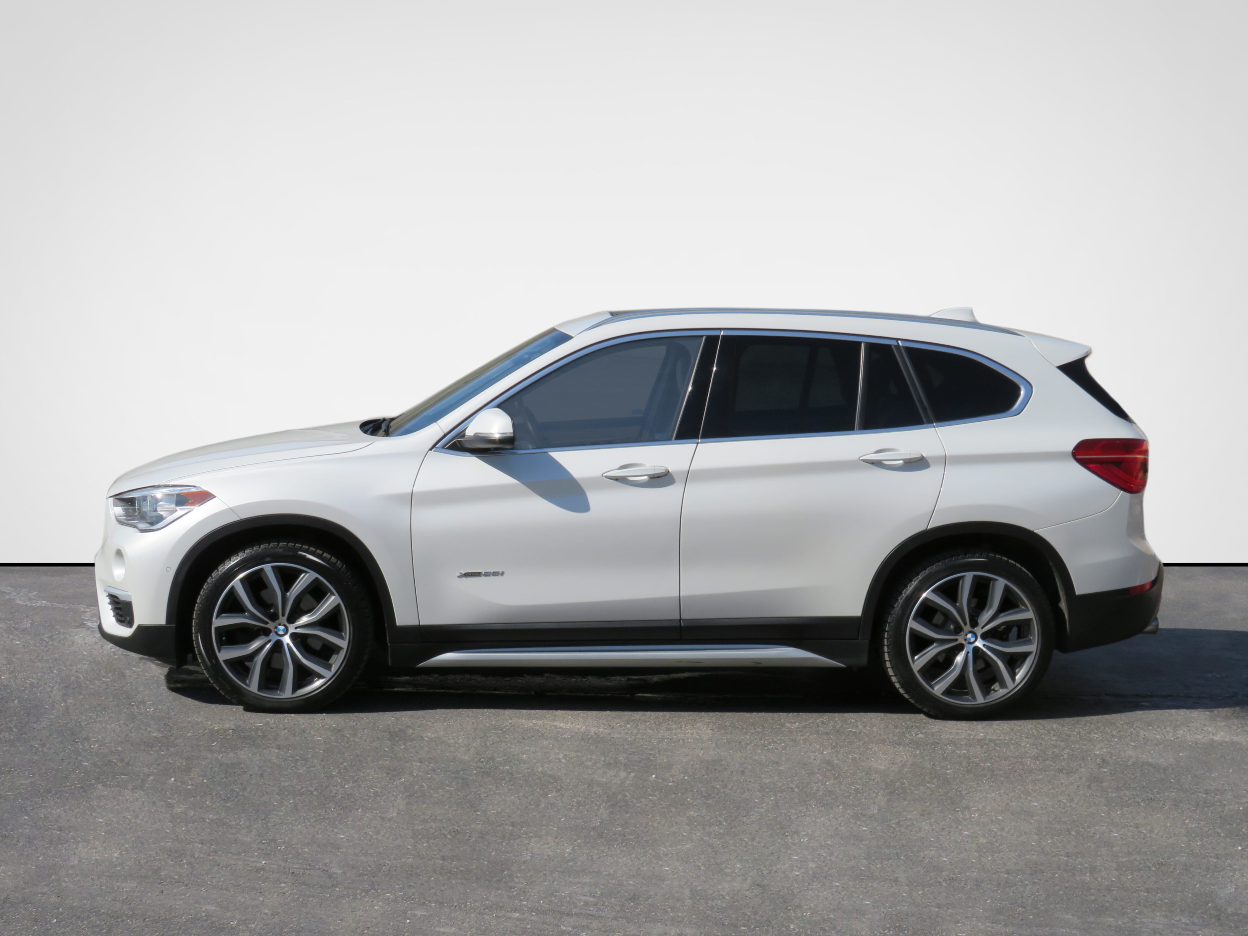 /laautomotive/2016-BMW-X1-9577684825717832.jpg
