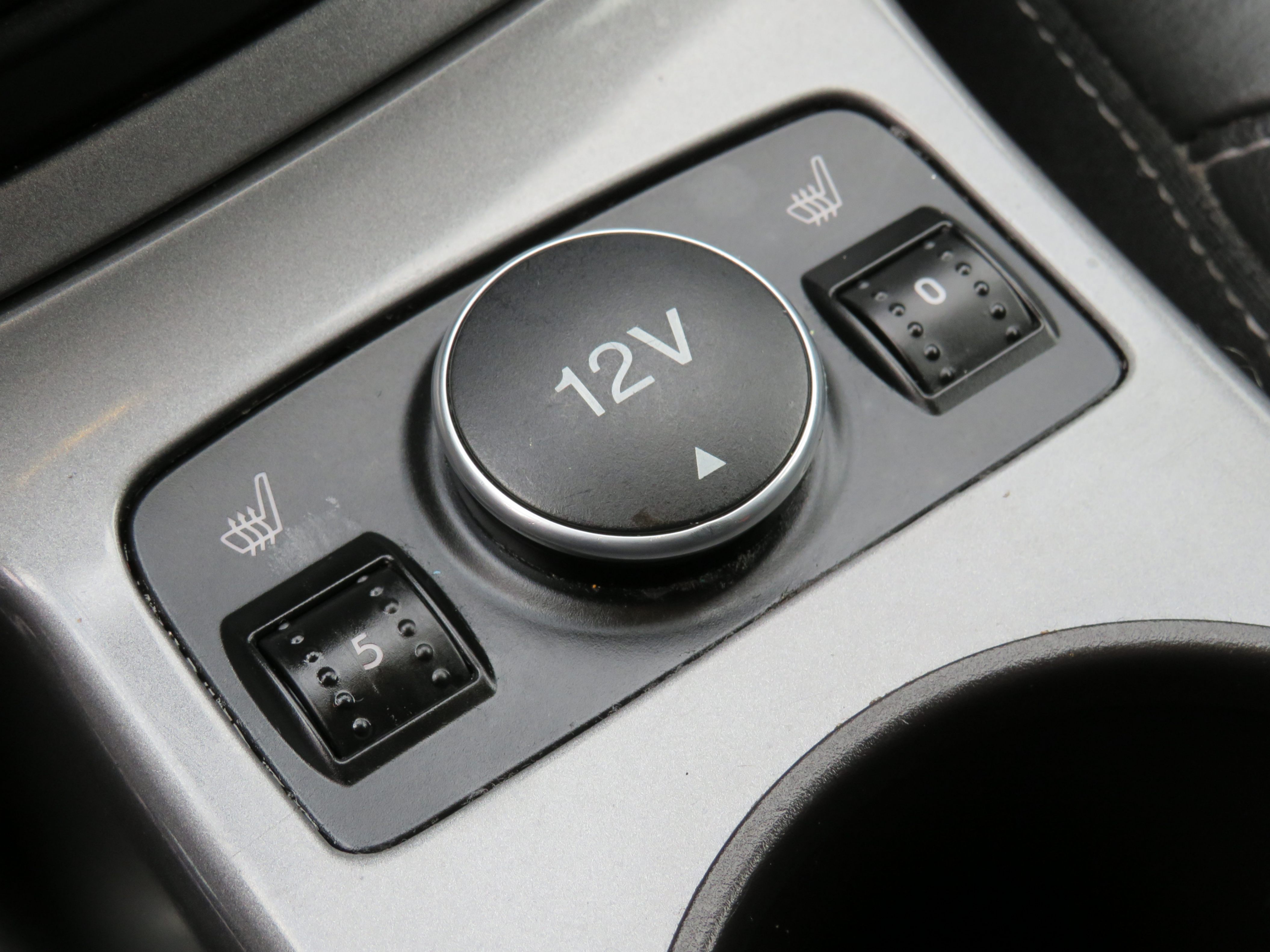 /laautomotive/2016-Ford-Escape-1692906920828916.jpg