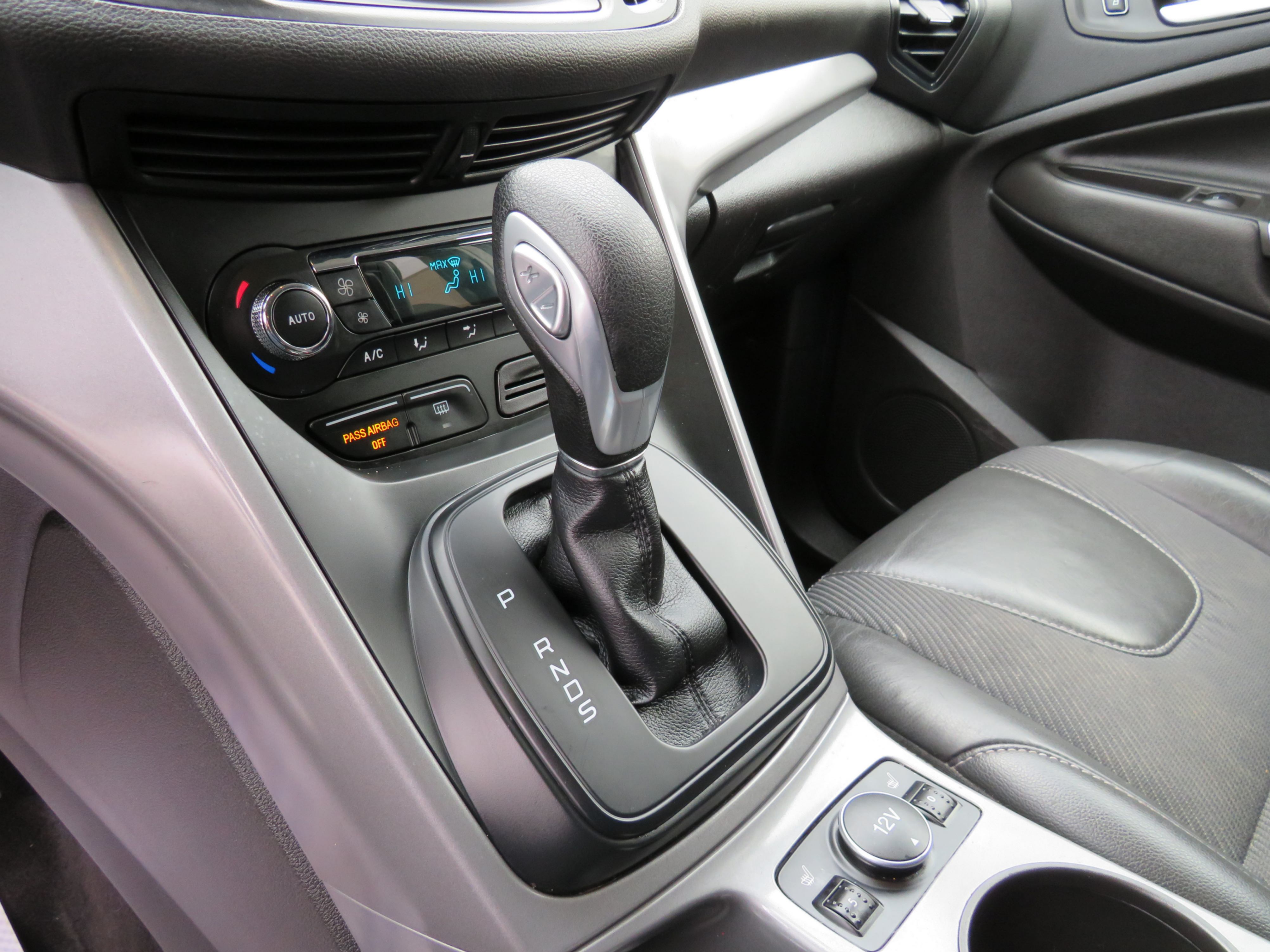 /laautomotive/2016-Ford-Escape-9126923015218502.jpg