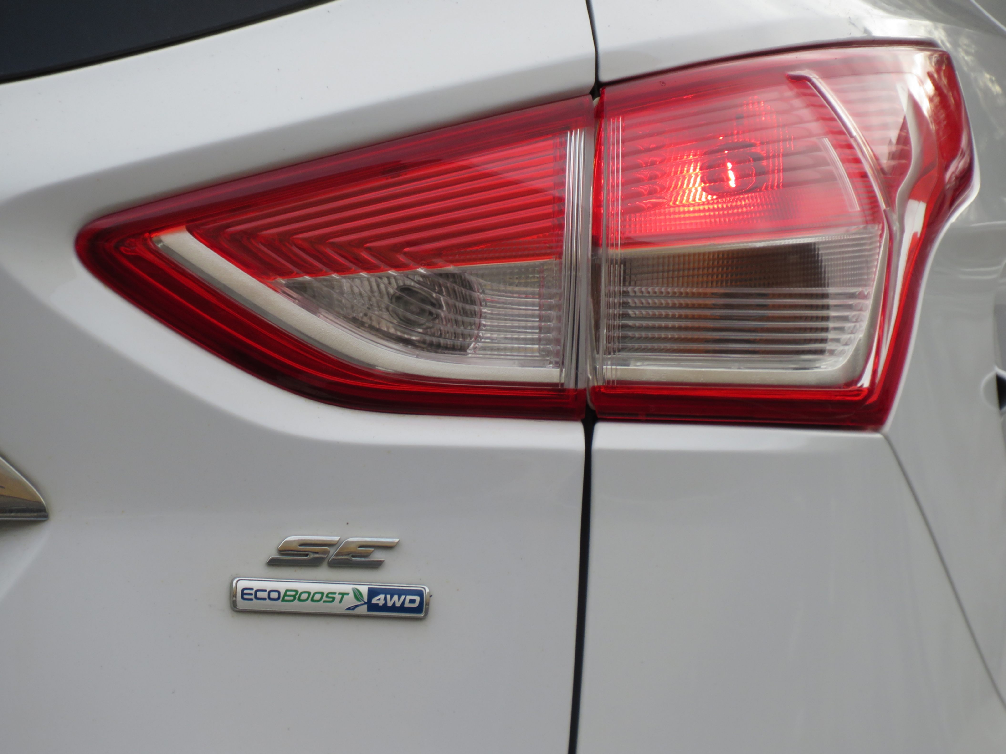 /laautomotive/2016-Ford-Escape-9406967178836789.jpg