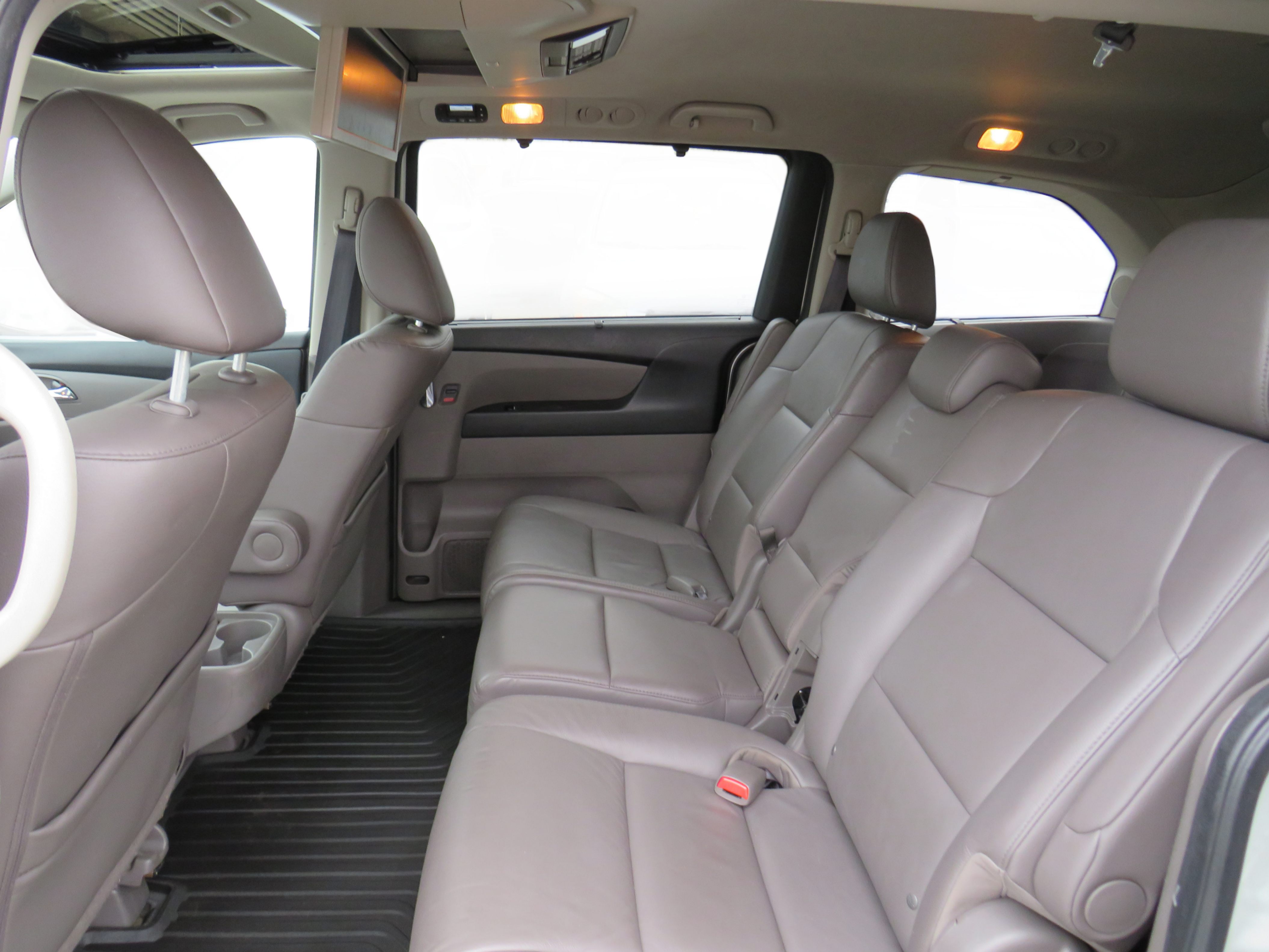 /laautomotive/2016-Honda-Odyssey-1591104517974824.jpg