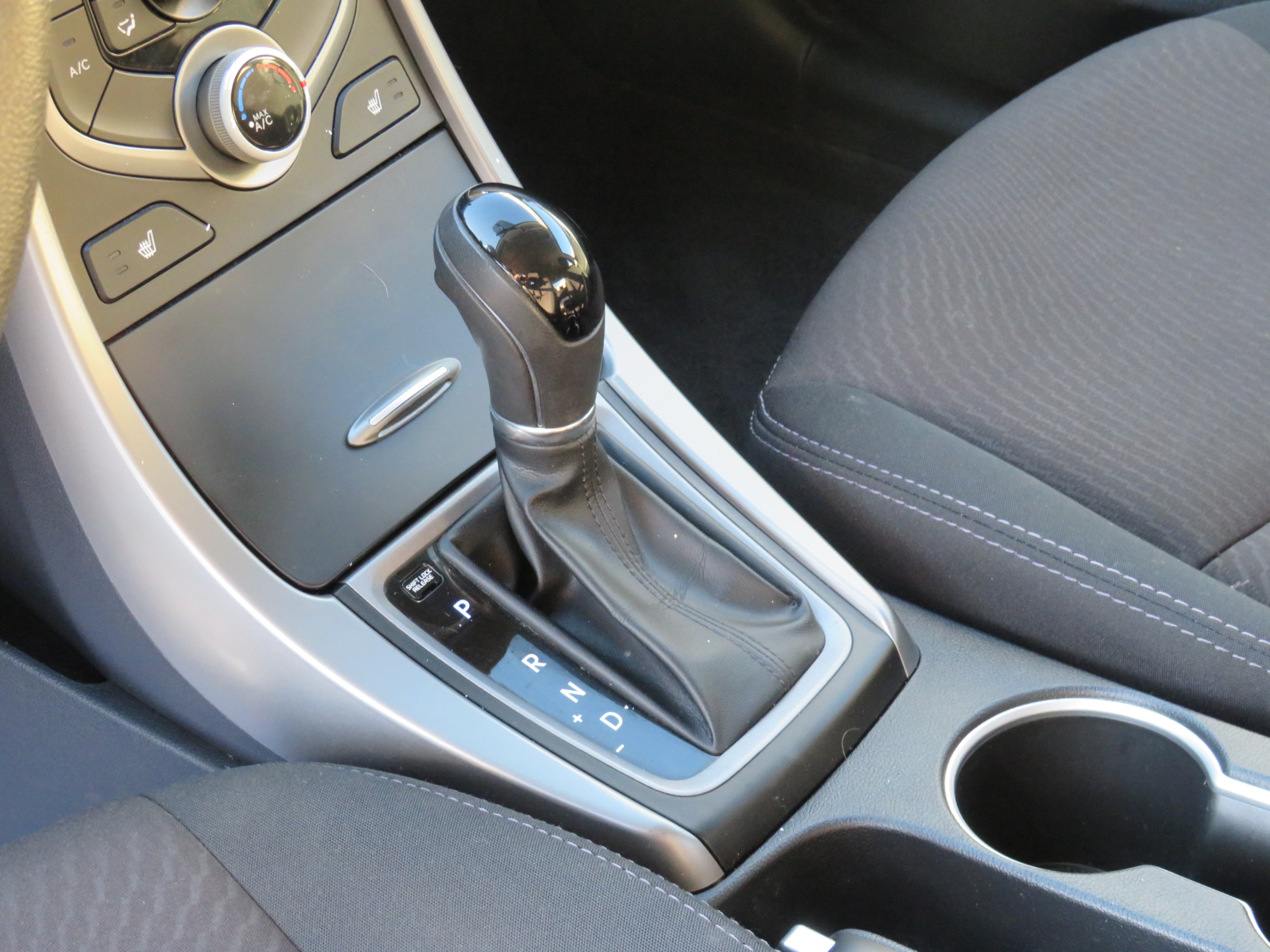 /laautomotive/2016-Hyundai-Elantra-5437051524393874.jpg