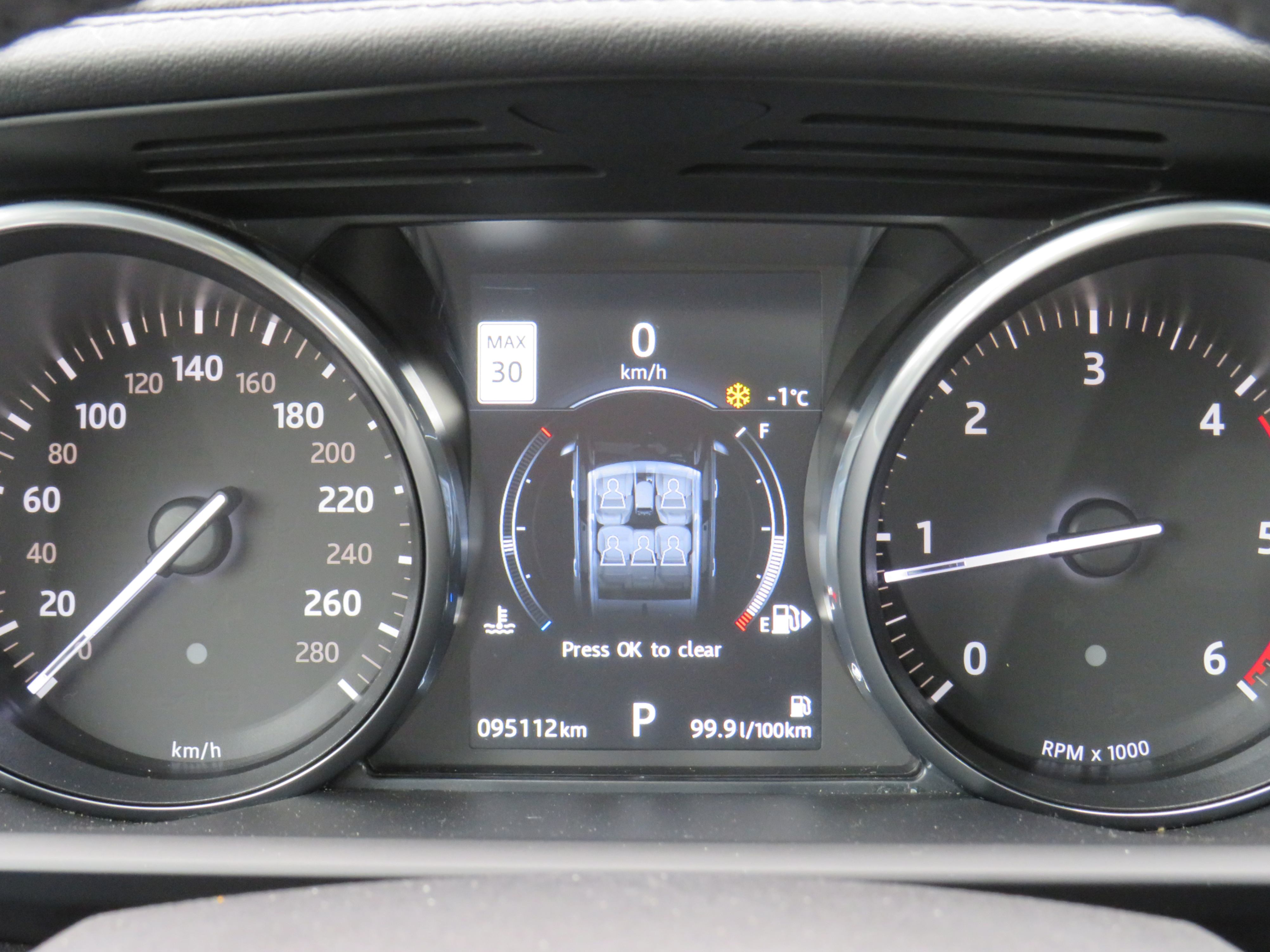 /laautomotive/2016-LandRover-RangeRover-36370466932204426.jpg