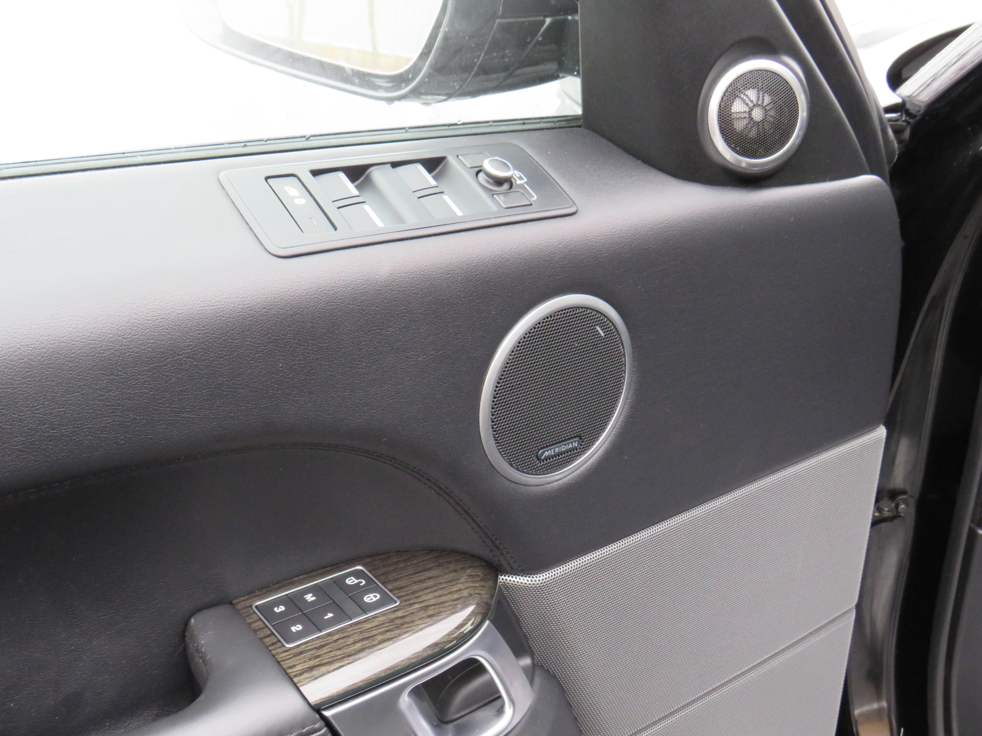 /laautomotive/2016-LandRover-RangeRover-3669950061457872.jpg