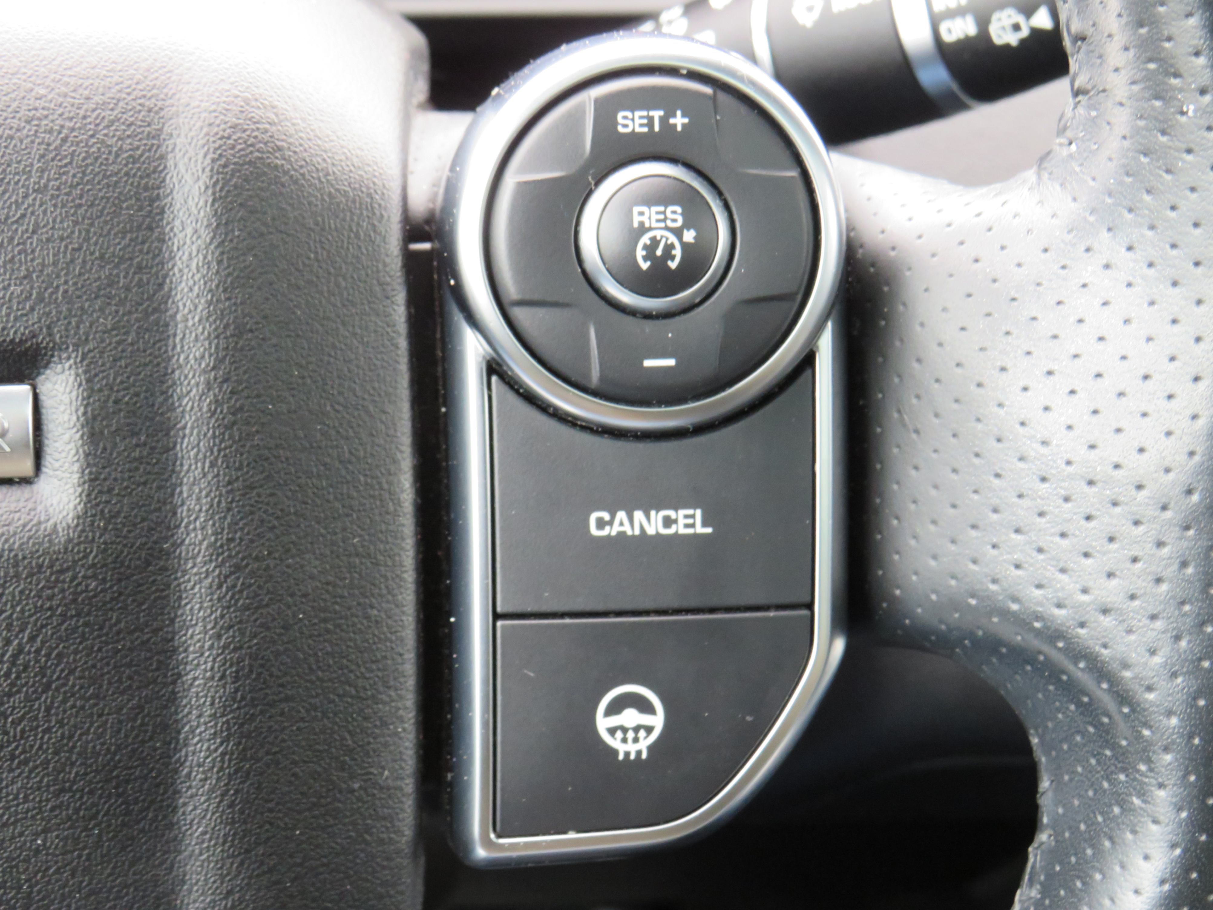 /laautomotive/2016-LandRover-RangeRover-46420500781254326.jpg
