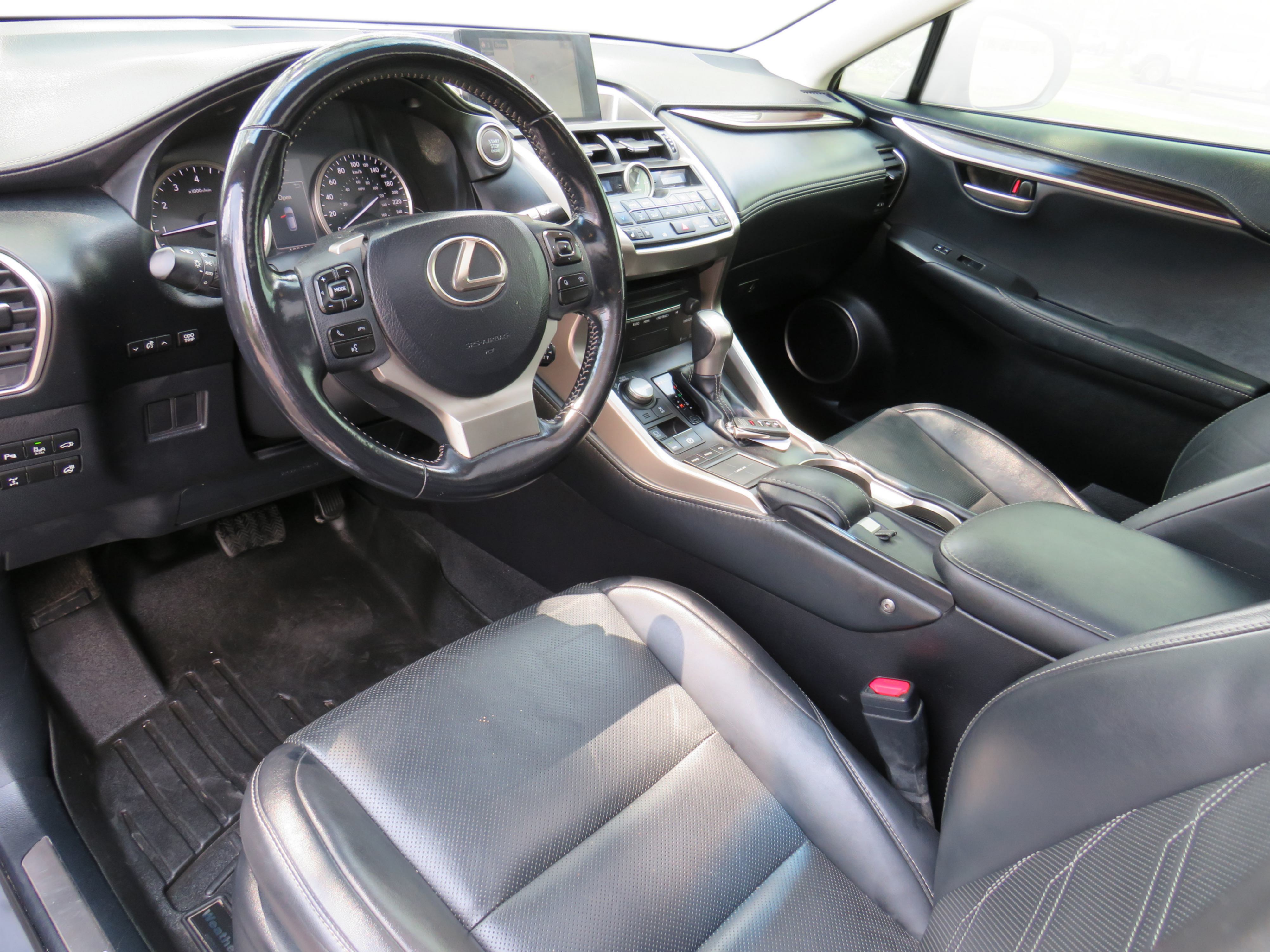 /laautomotive/2016-Lexus-NX200t-3636028949329908.jpg