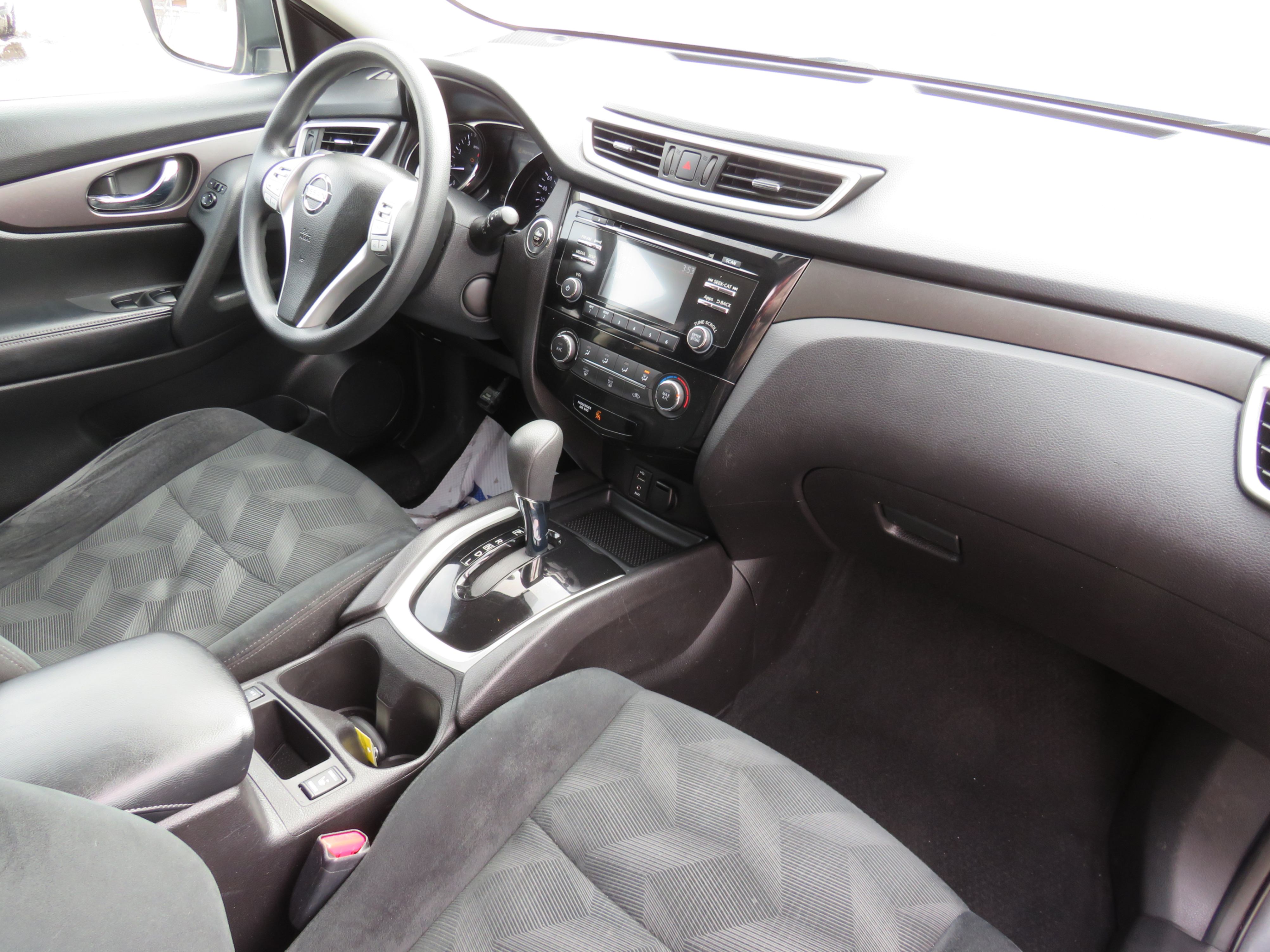 /laautomotive/2016-Nissan-Rogue-6195105480713259.jpg