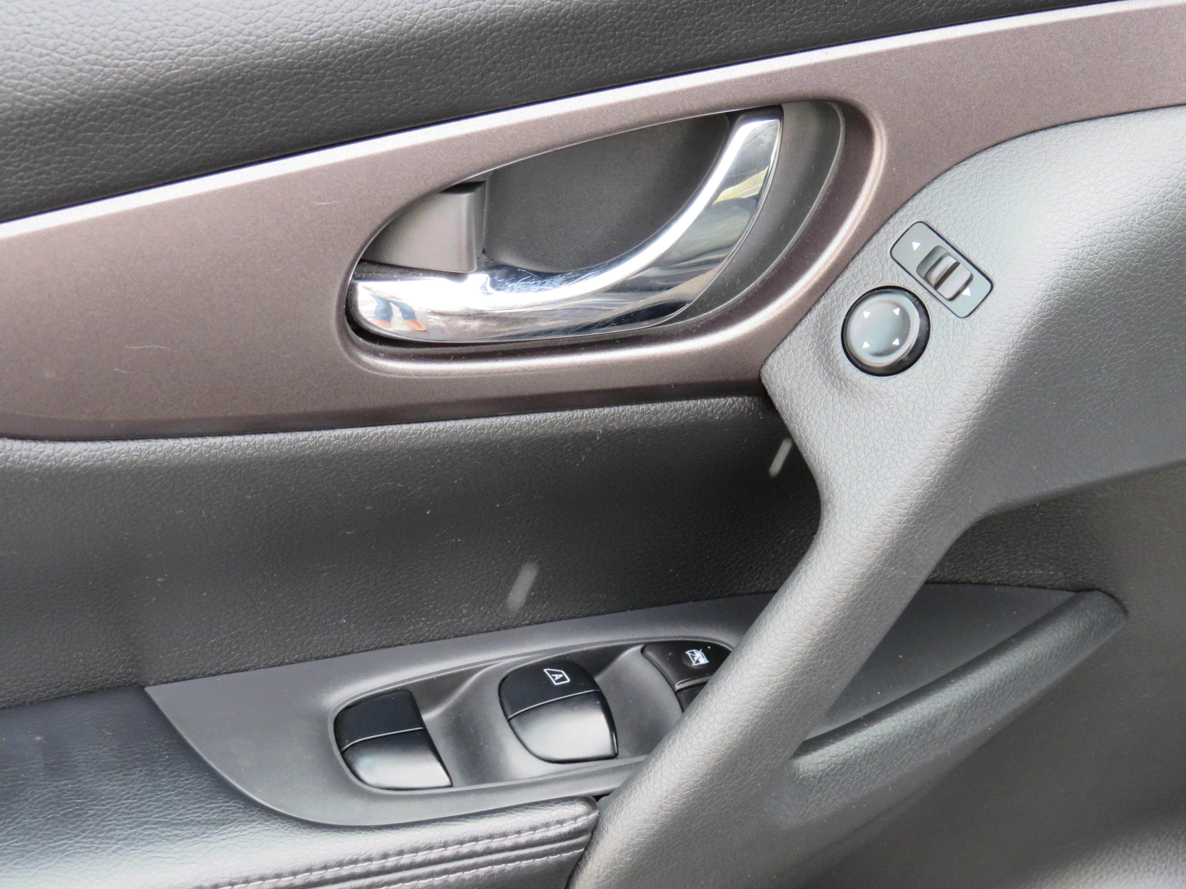 /laautomotive/2016-Nissan-Rogue-6765293750229209.jpg