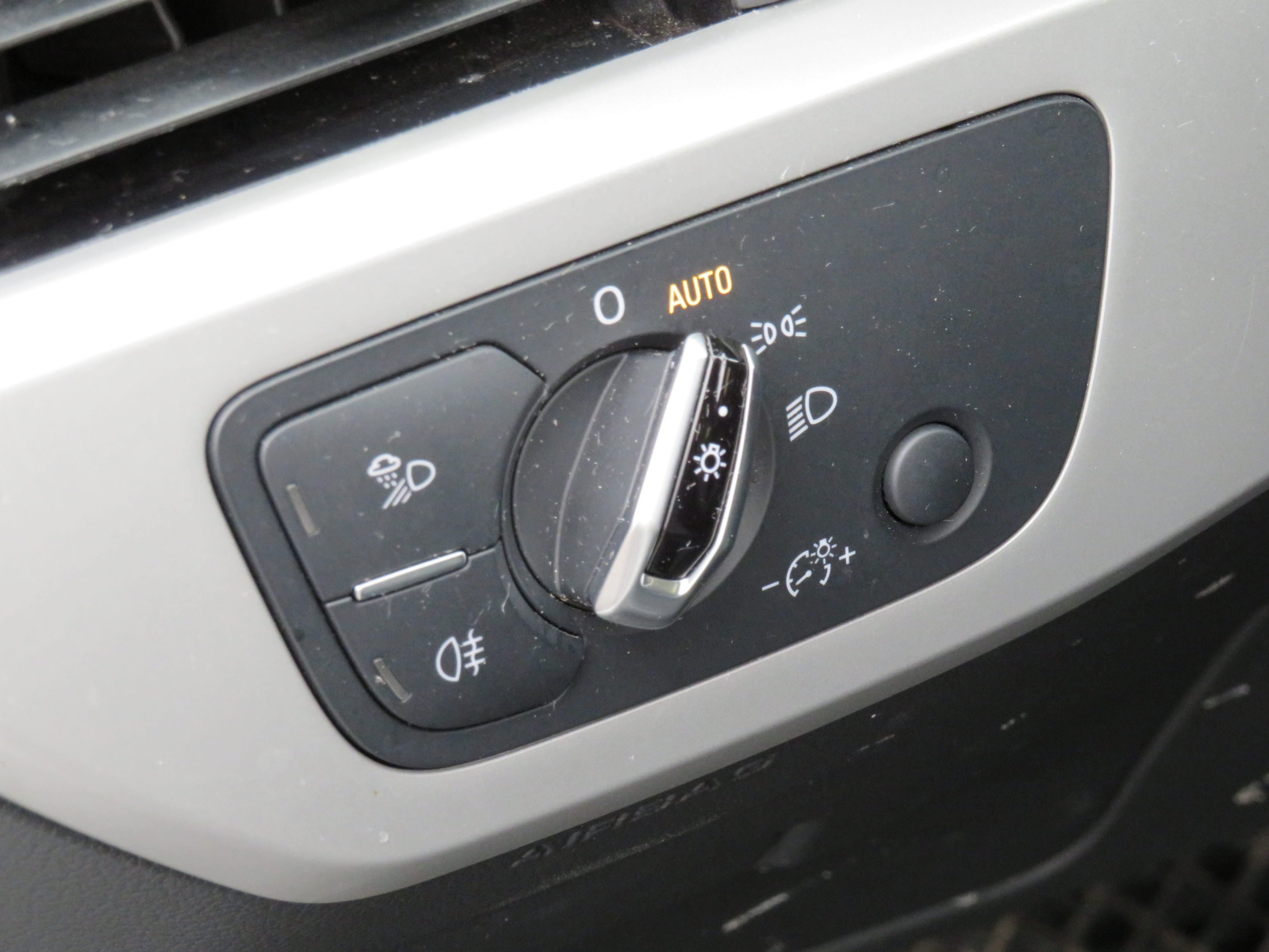 /laautomotive/2017-Audi-A4-020506410808690978.jpg