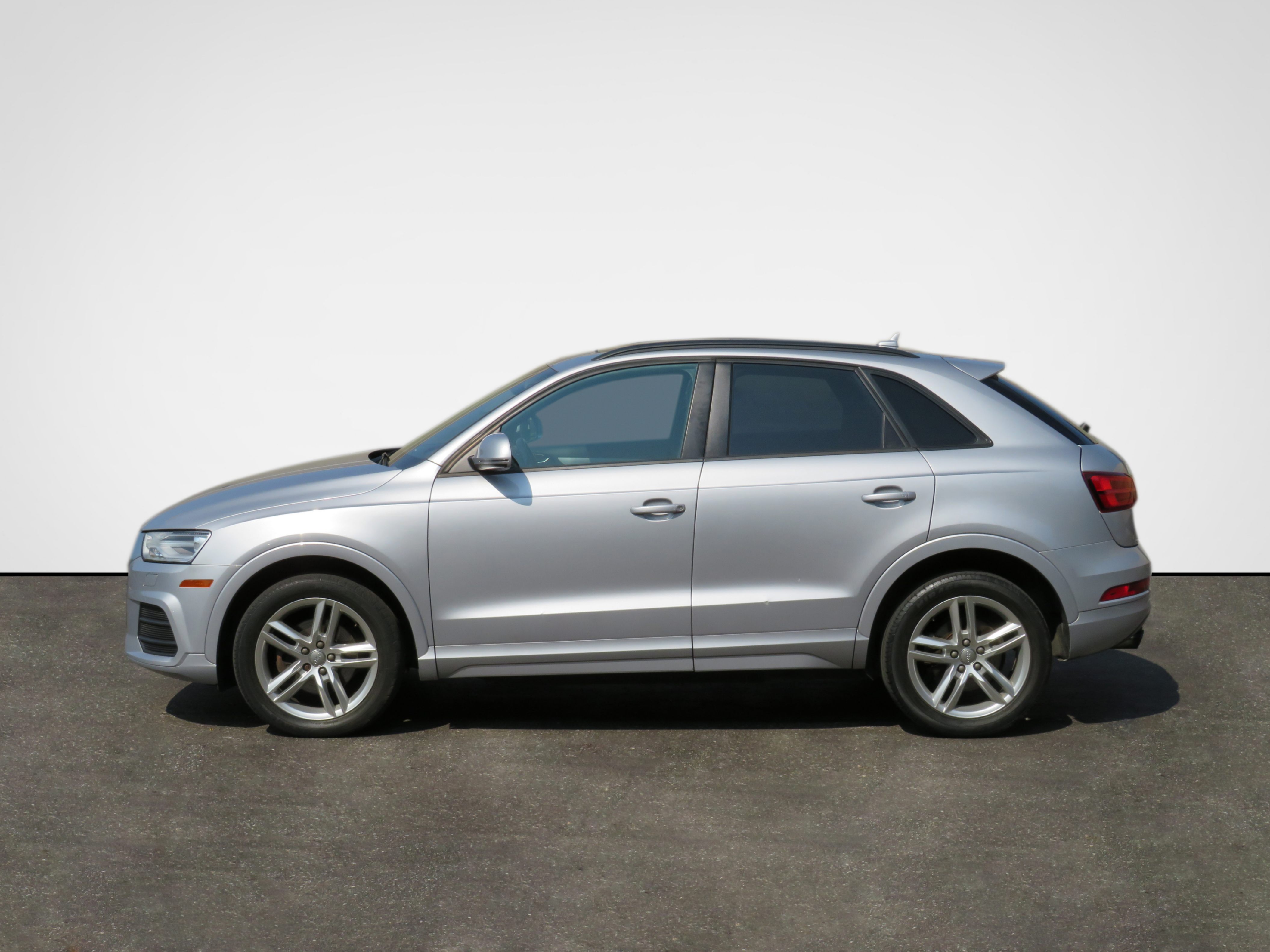 /laautomotive/2017-Audi-Q3-4673326463266949.jpg