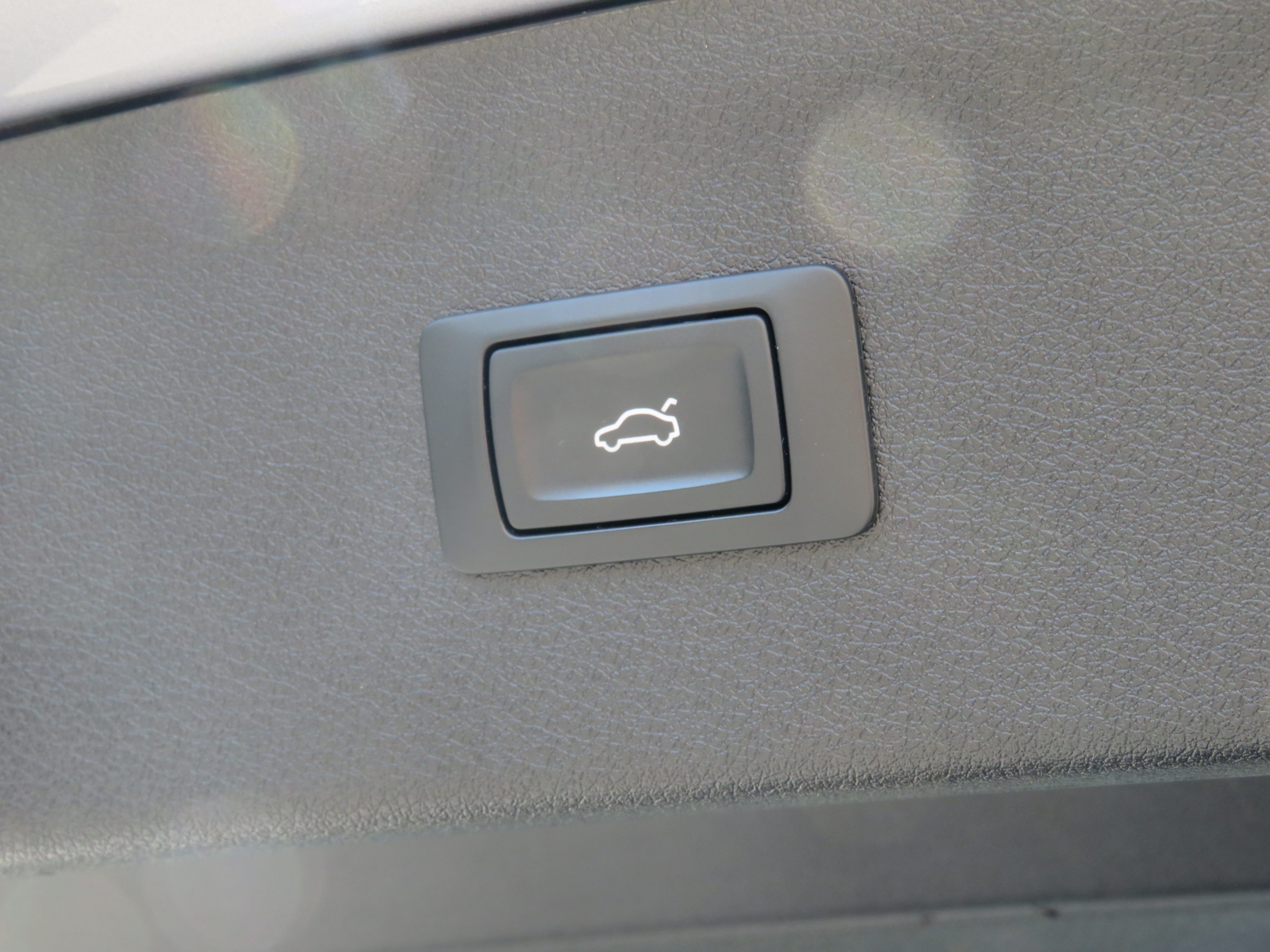 /laautomotive/2017-Audi-Q3-8966453775118097.jpg