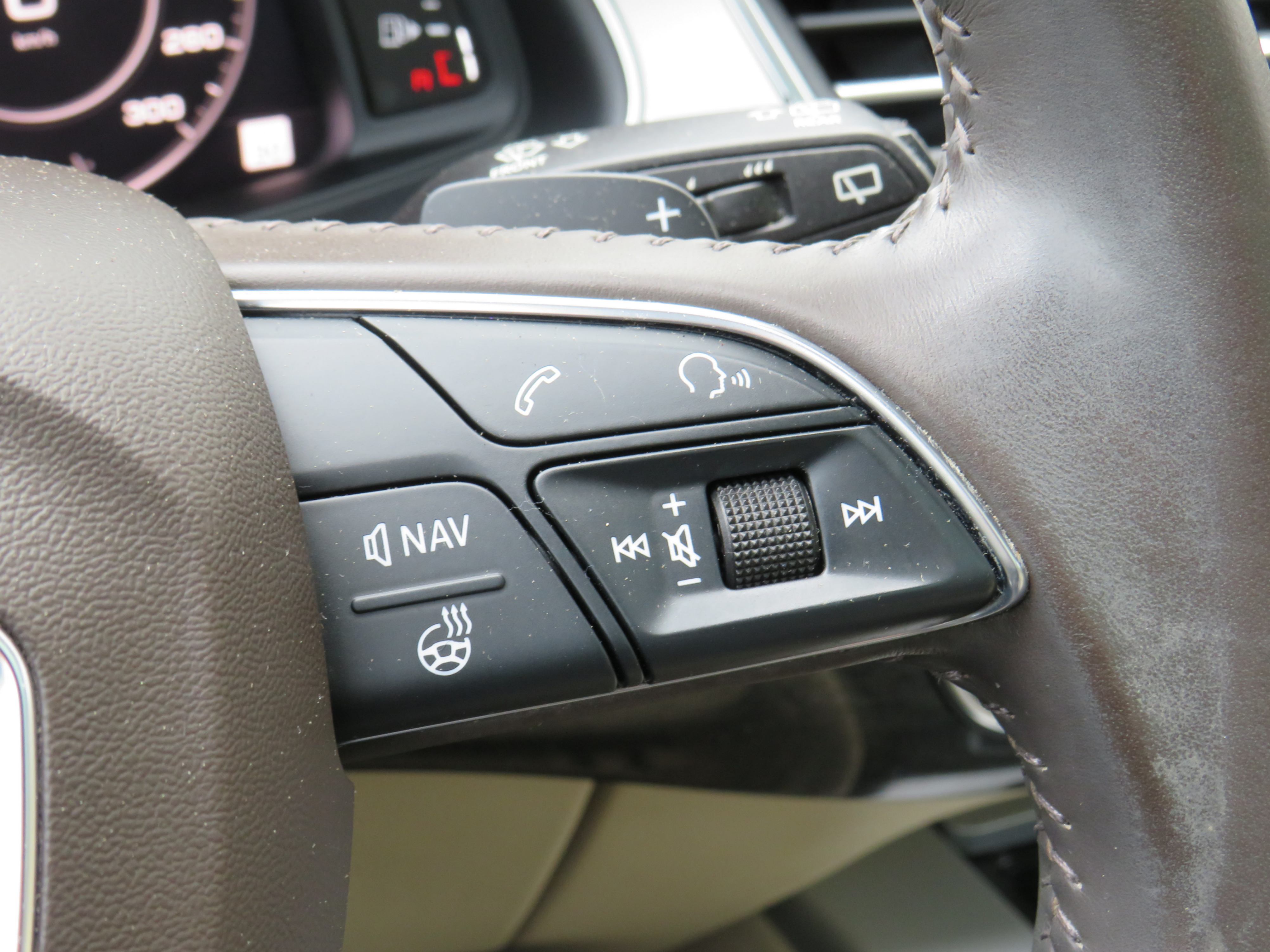 /laautomotive/2017-Audi-Q7-23927805878853325.jpg