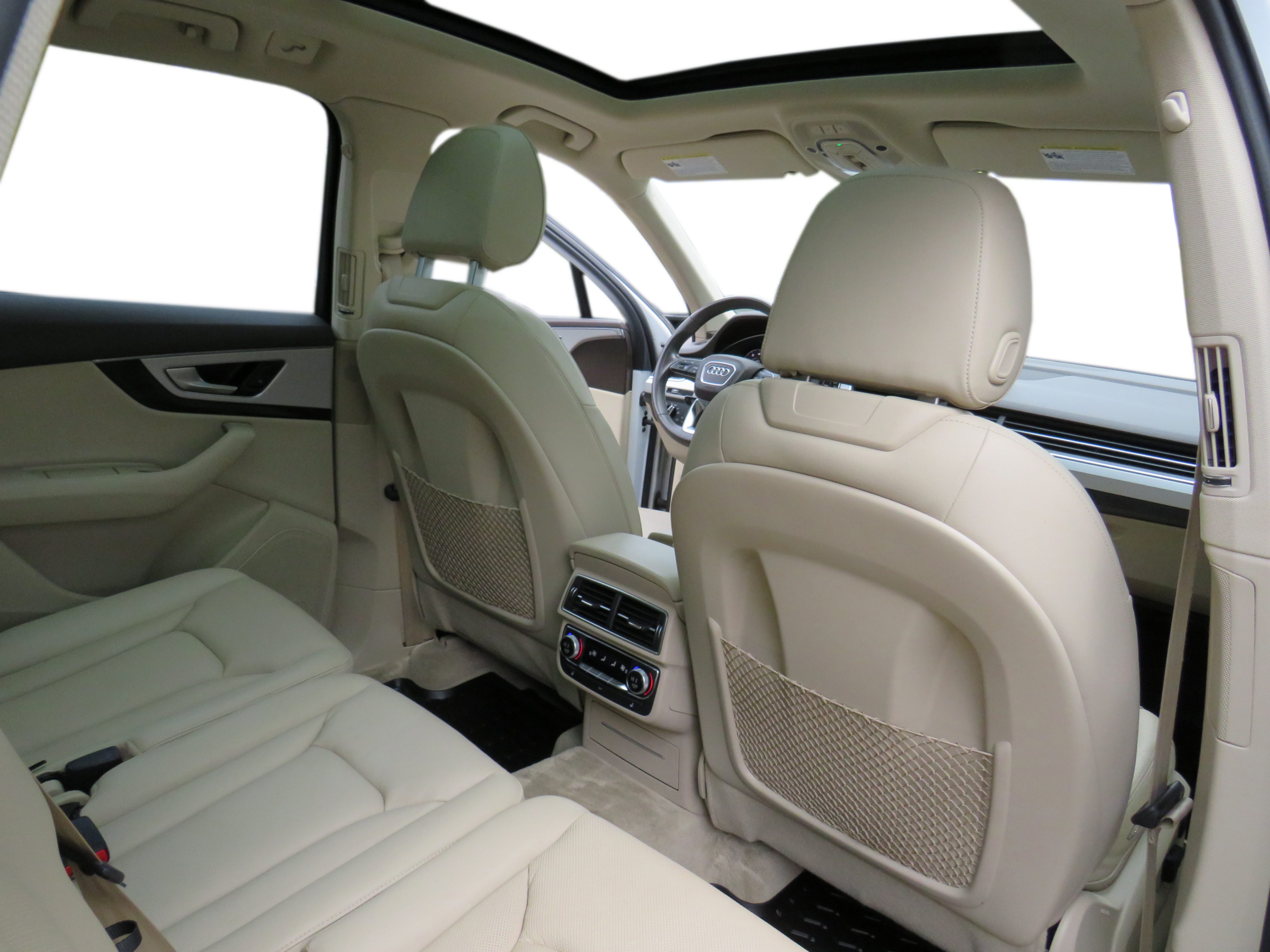 /laautomotive/2017-Audi-Q7-5373300945306299.jpg