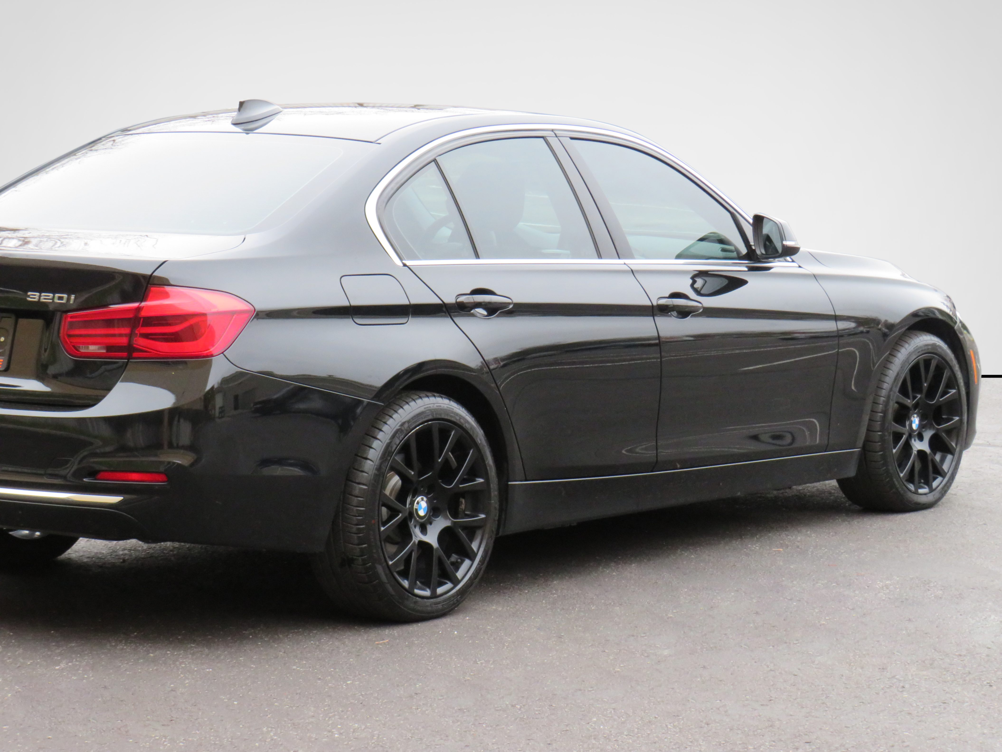 /laautomotive/2017-BMW-3Series-5668261589463701.jpg