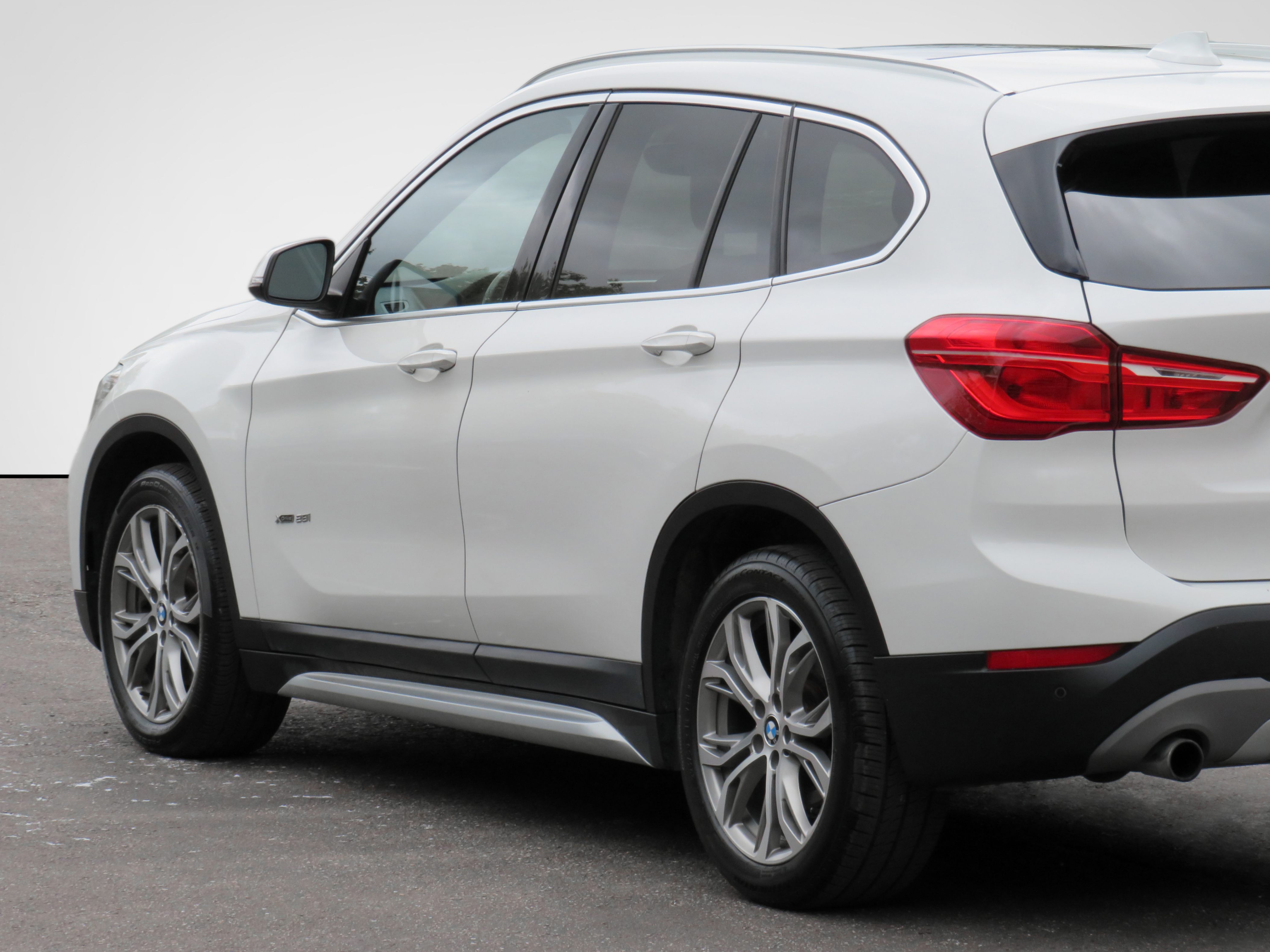 /laautomotive/2017-BMW-X1-11935912058127363.jpg