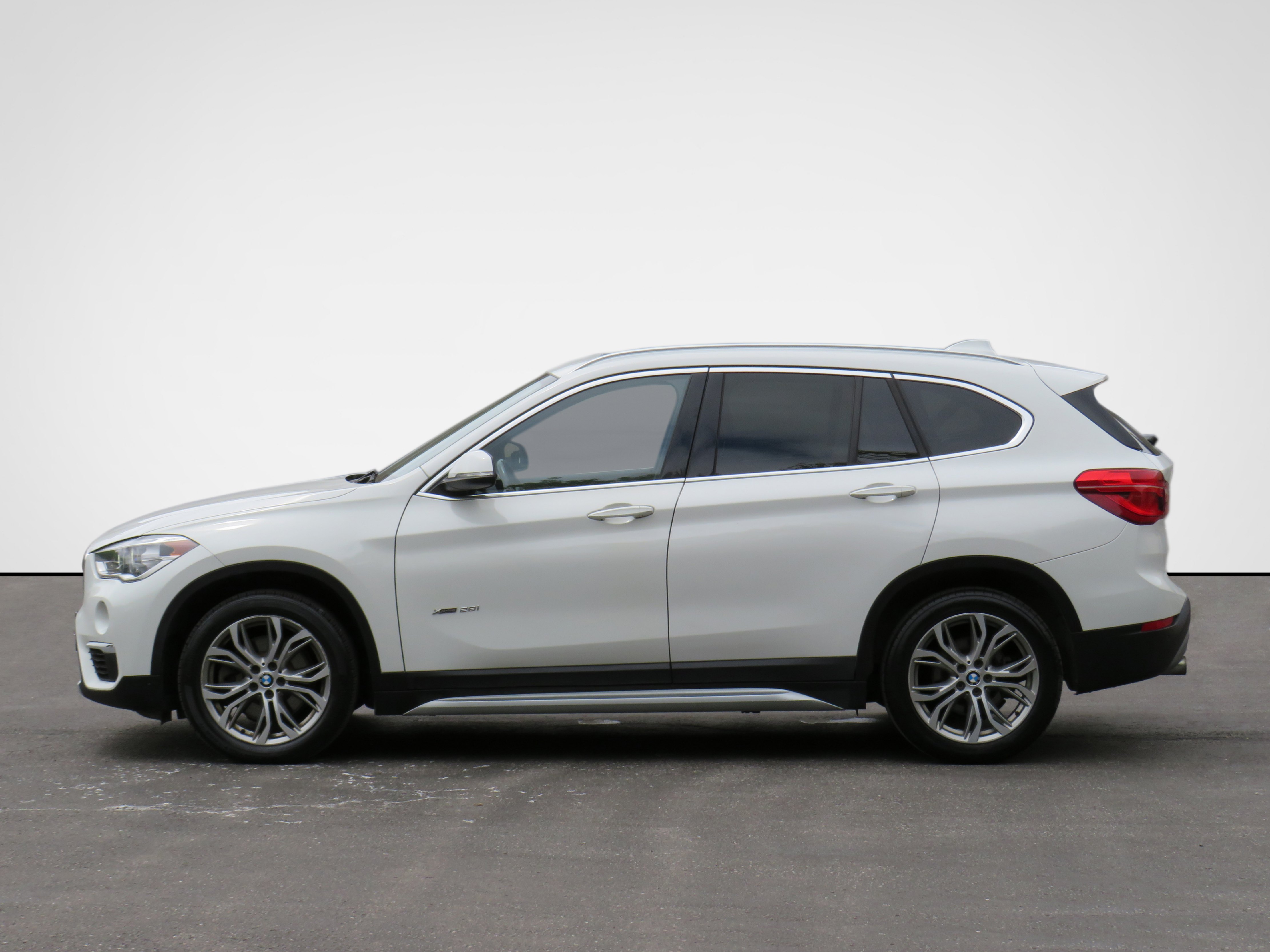 /laautomotive/2017-BMW-X1-22151604233126587.jpg