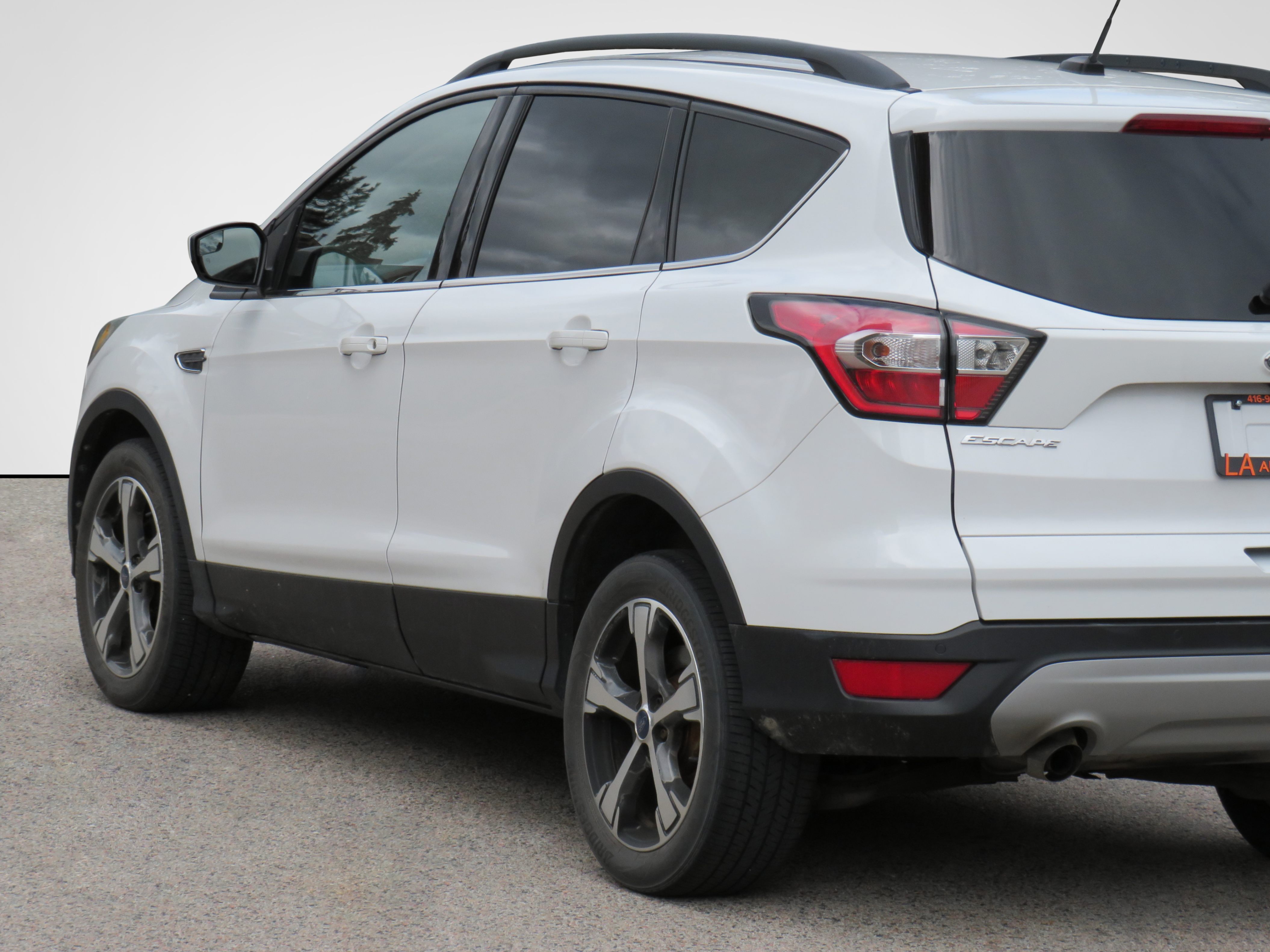 /laautomotive/2017-Ford-Escape-10609910206844075.jpg