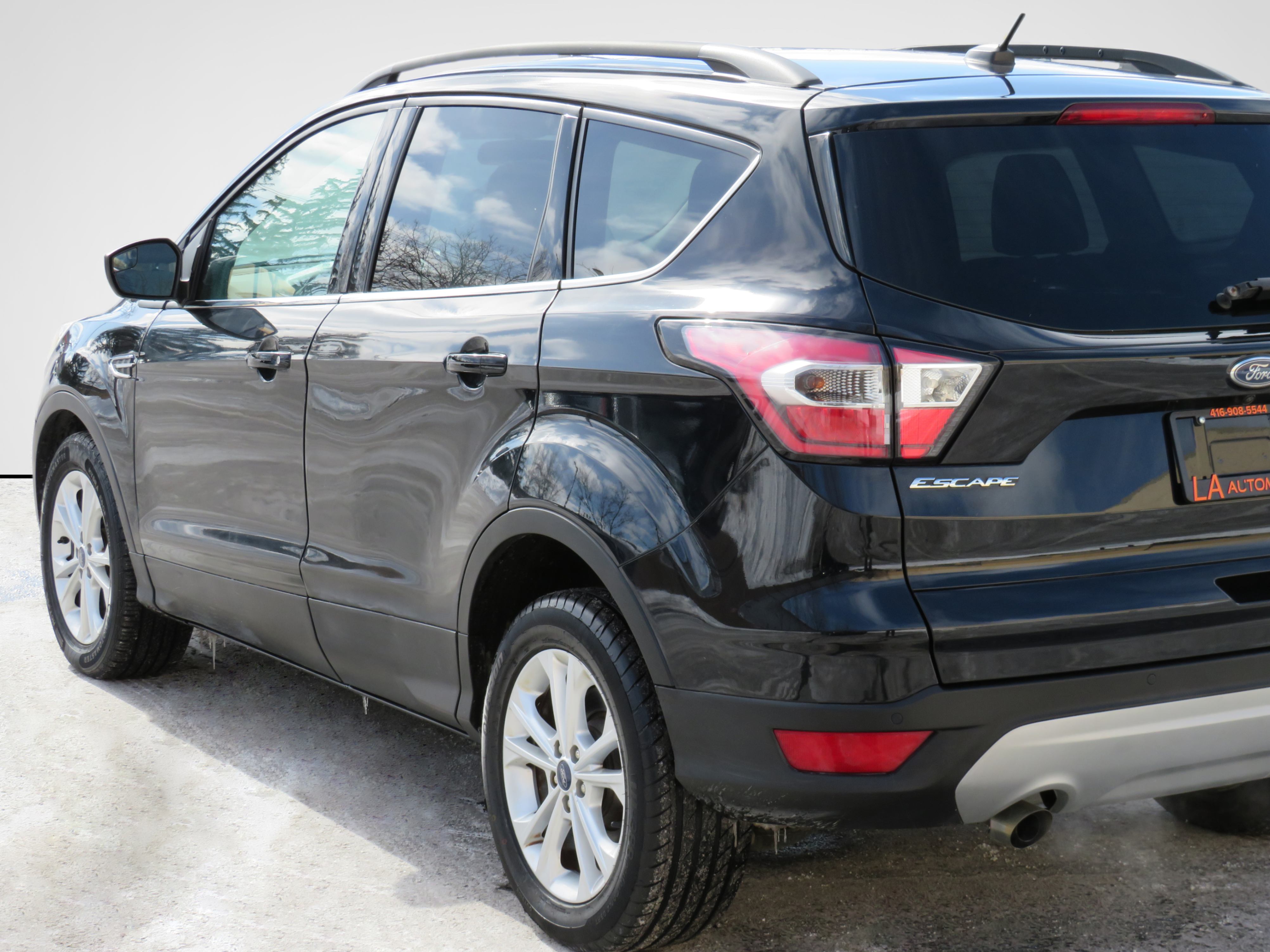 /laautomotive/2017-Ford-Escape-35287060386542946.jpg