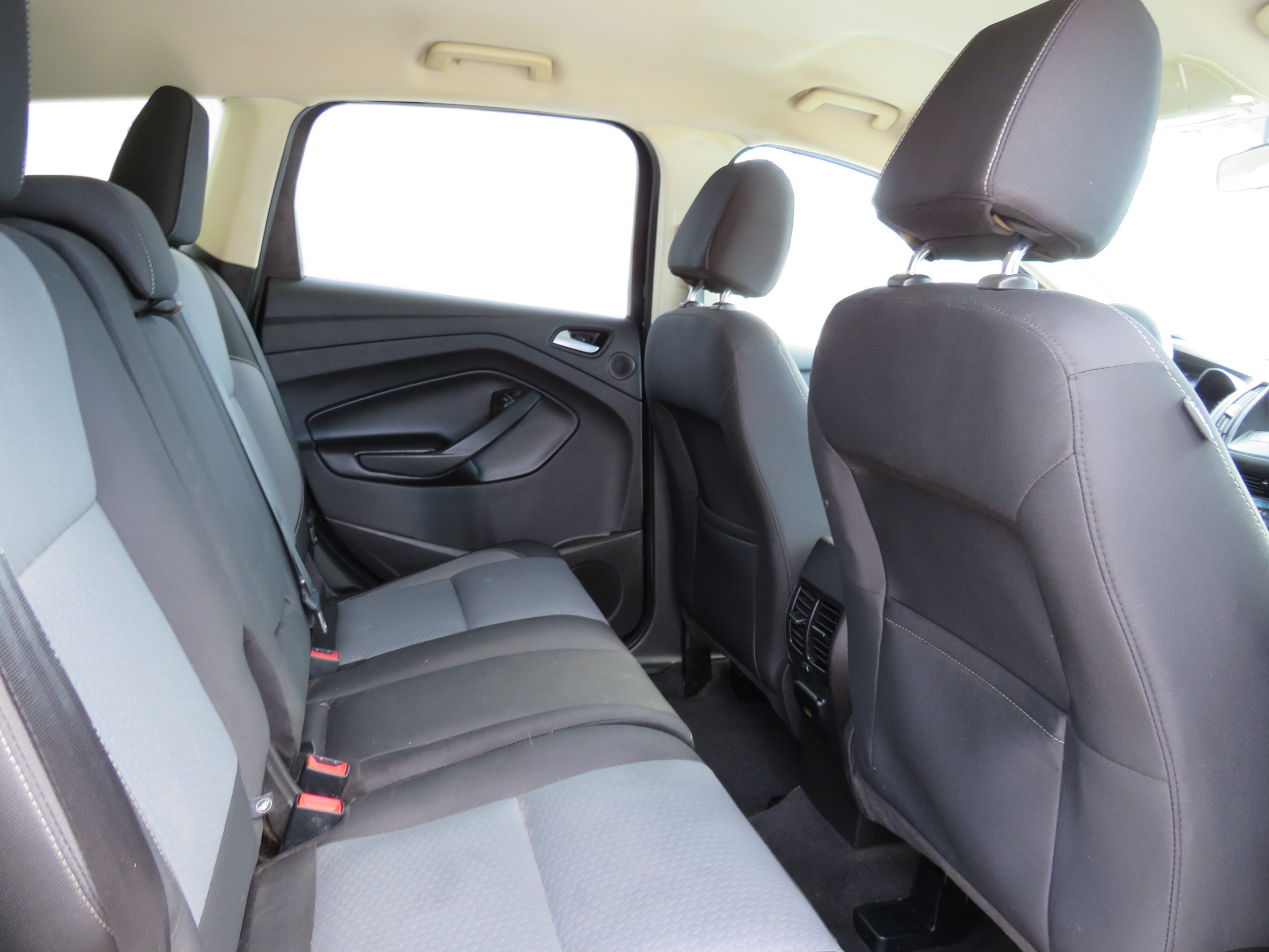 /laautomotive/2017-Ford-Escape-5854993810738023.jpg
