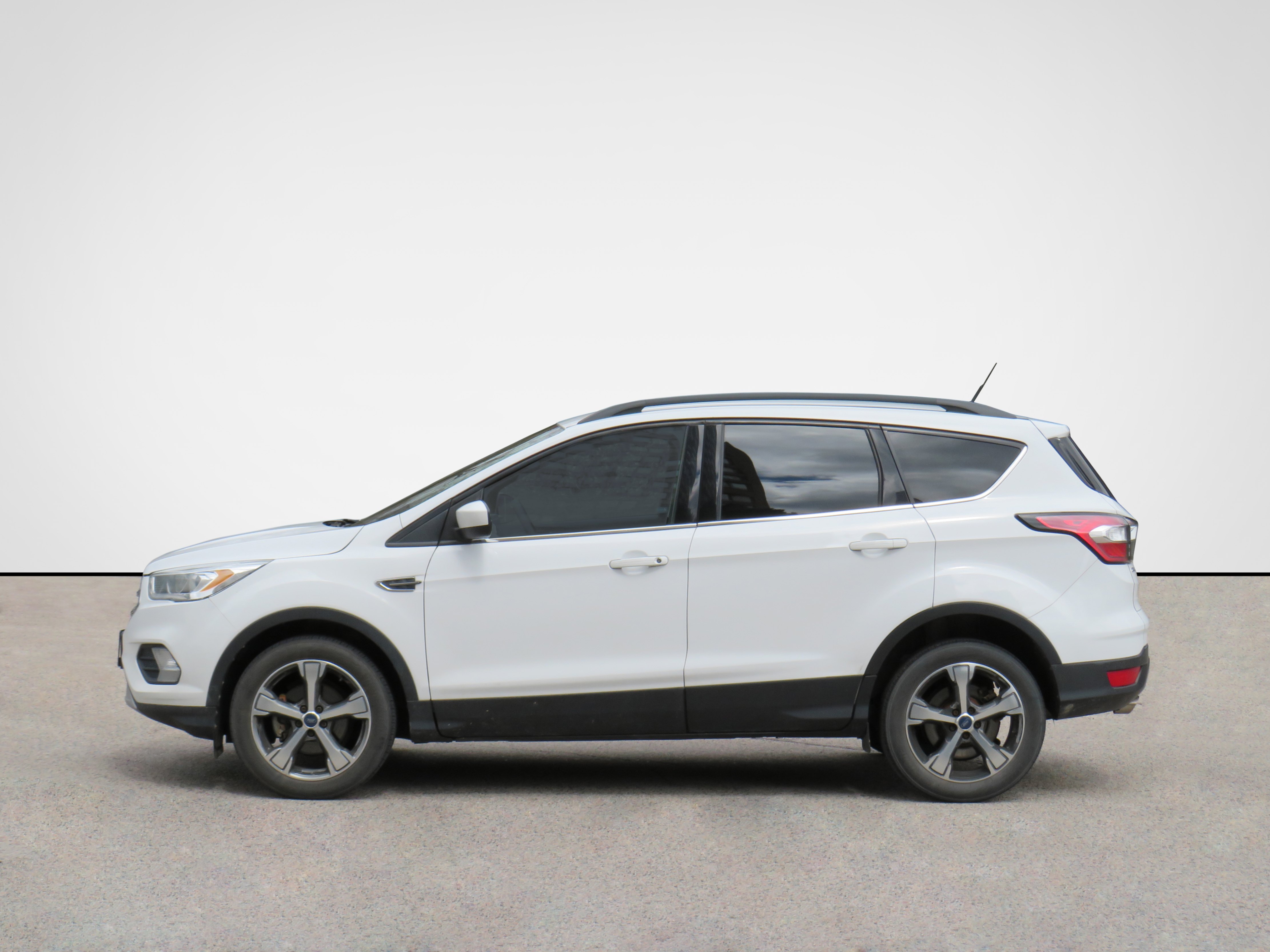 /laautomotive/2017-Ford-Escape-7376600487422007.jpg