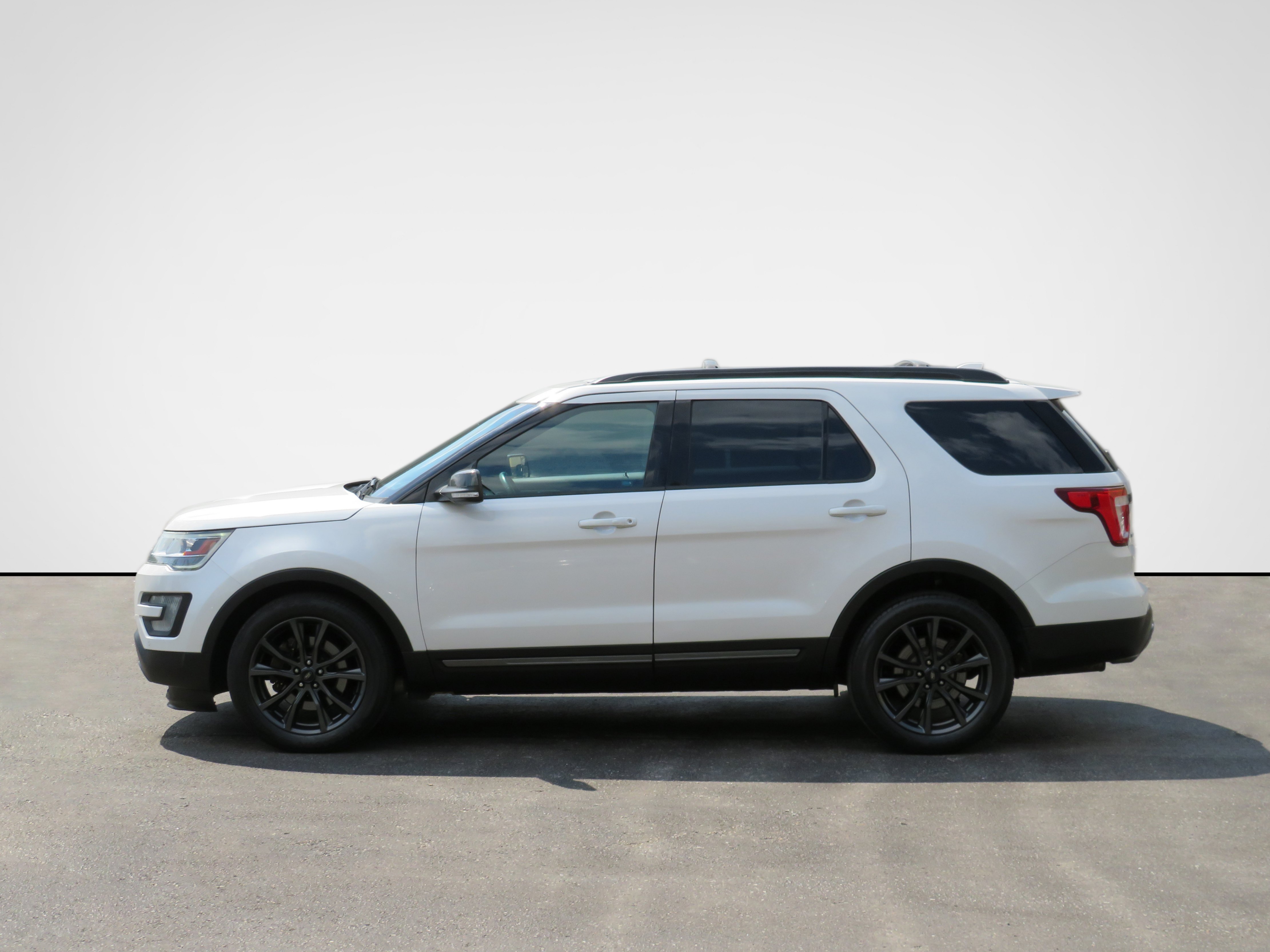 /laautomotive/2017-Ford-Explorer-3121663345585177.jpg