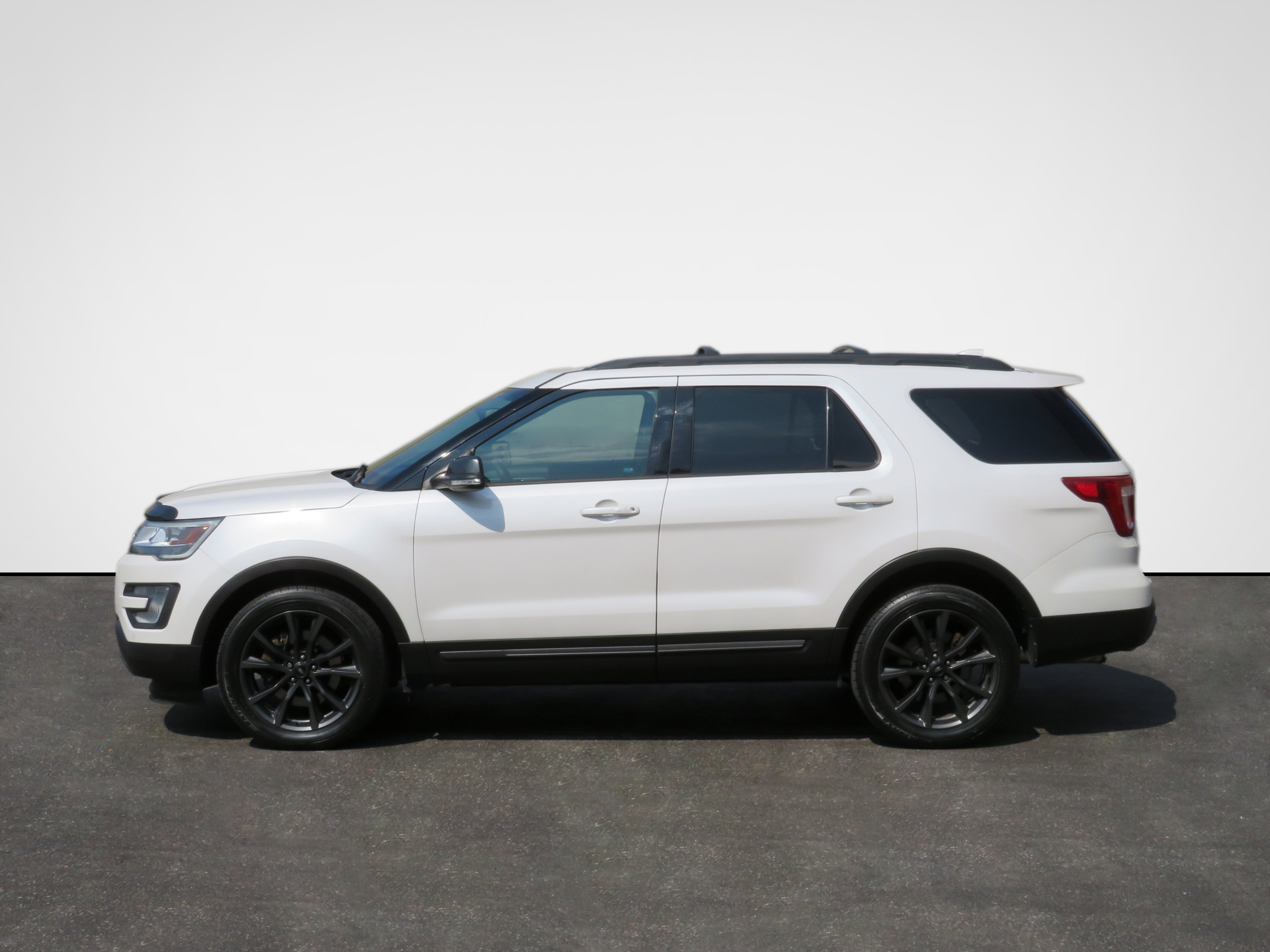 /laautomotive/2017-Ford-Explorer-47687746445666956.jpg
