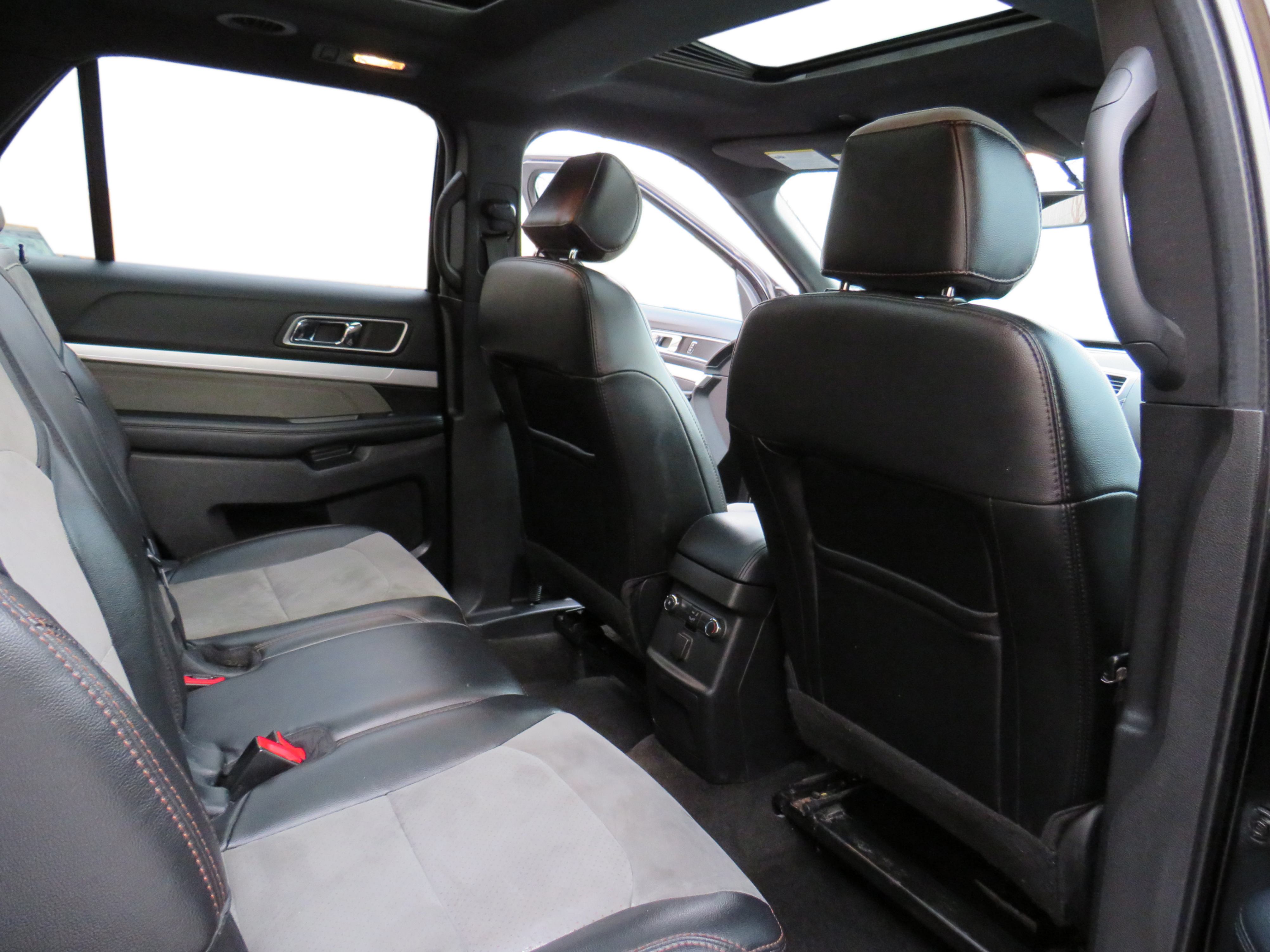/laautomotive/2017-Ford-Explorer-8673335617398676.jpg