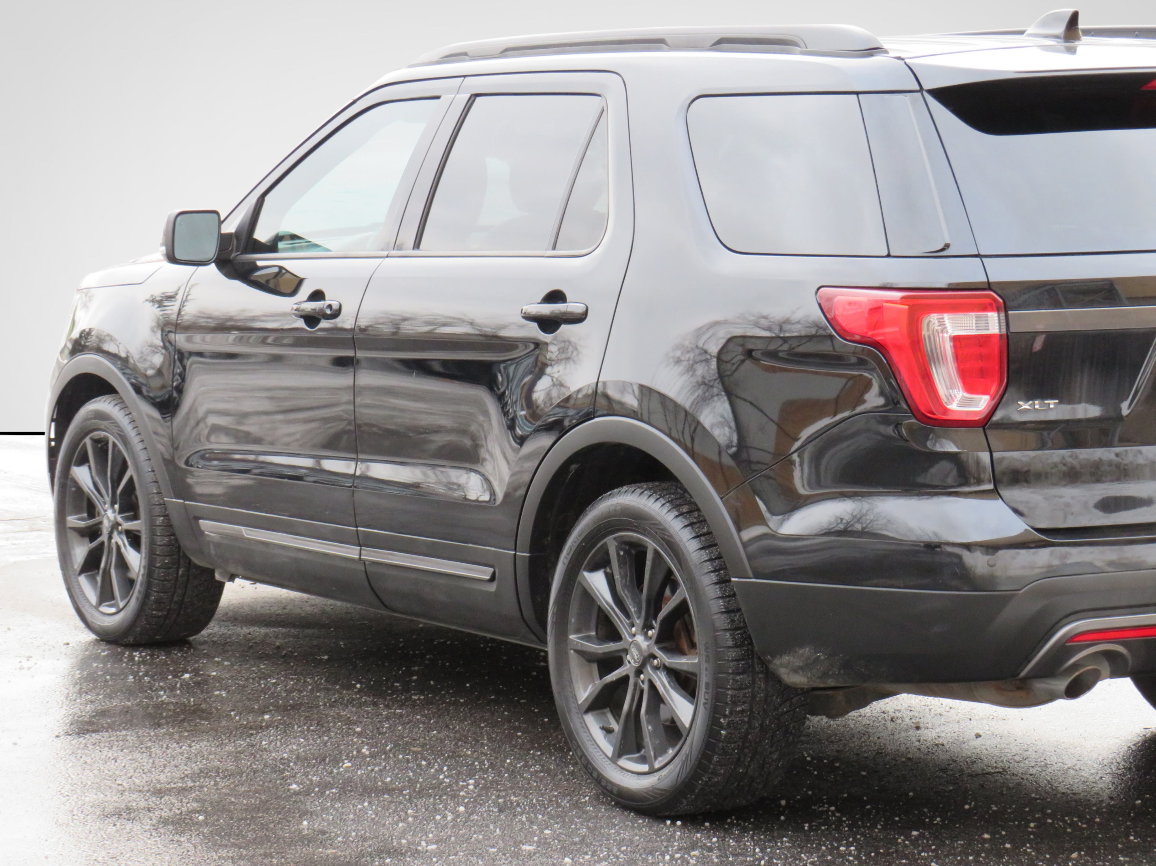 /laautomotive/2017-Ford-Explorer-897039470424615.jpg