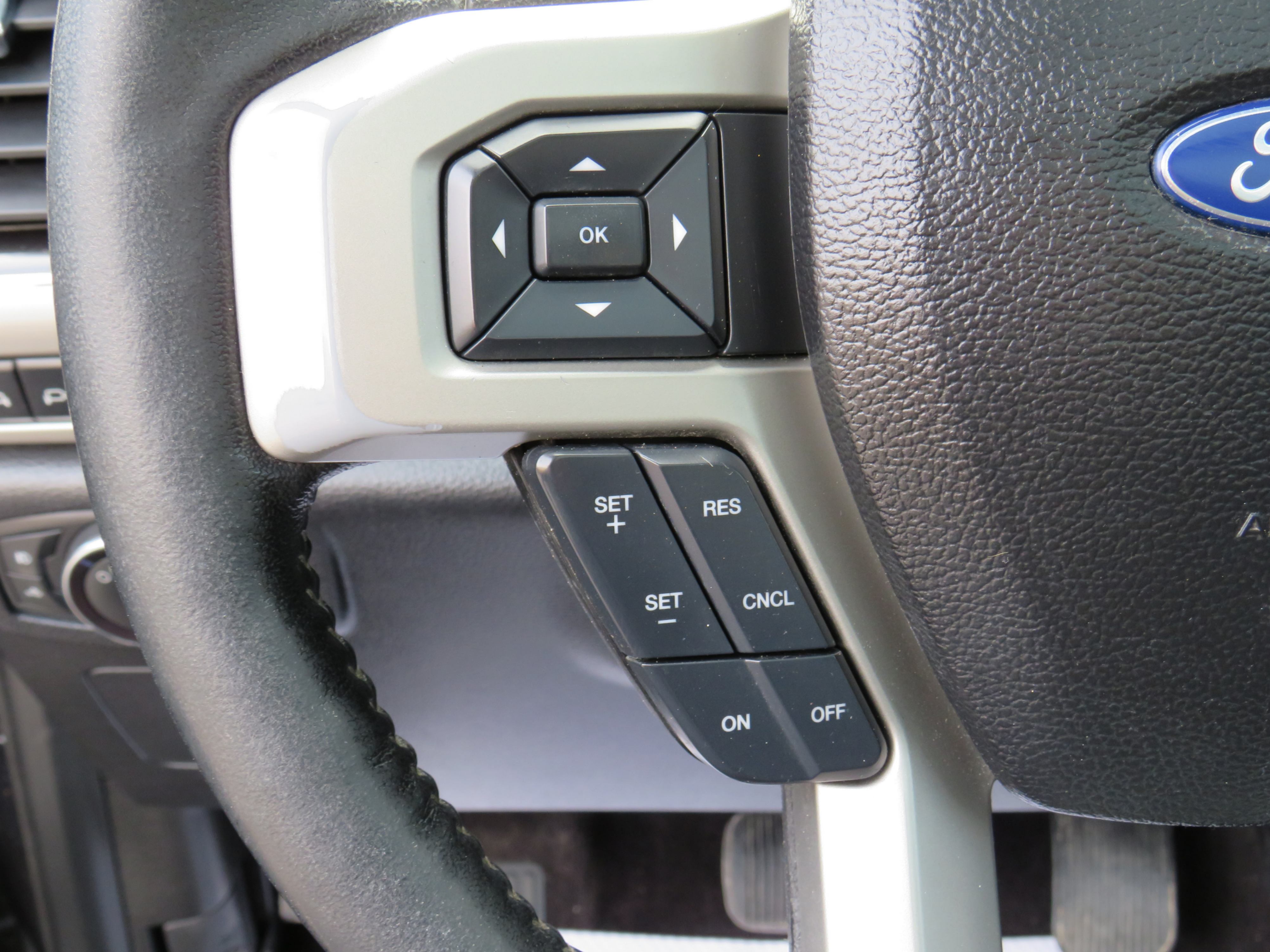 /laautomotive/2017-Ford-F-150-7020050166058269.jpg