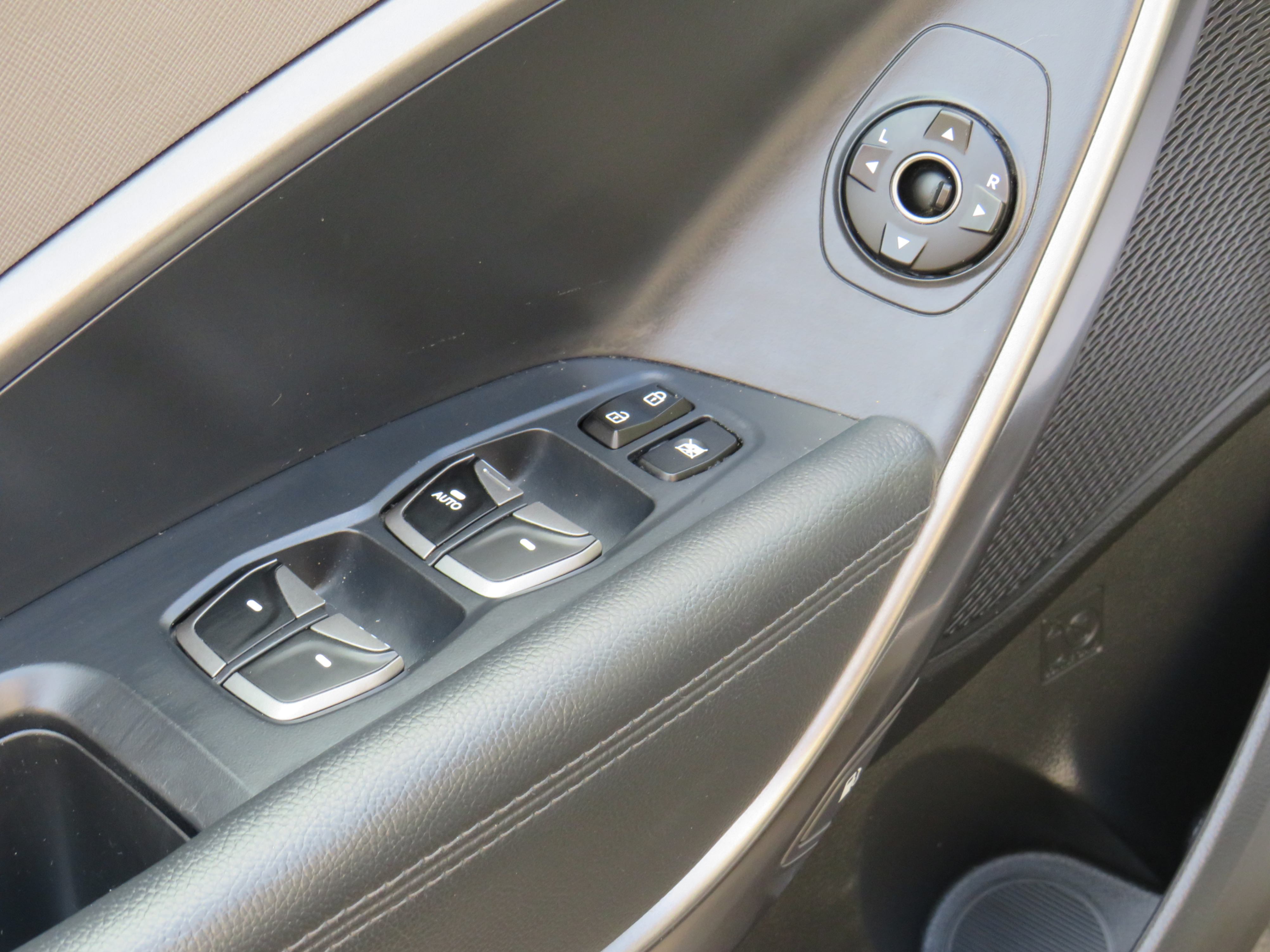 /laautomotive/2017-Hyundai-SantaFe-18822408679652525.jpg