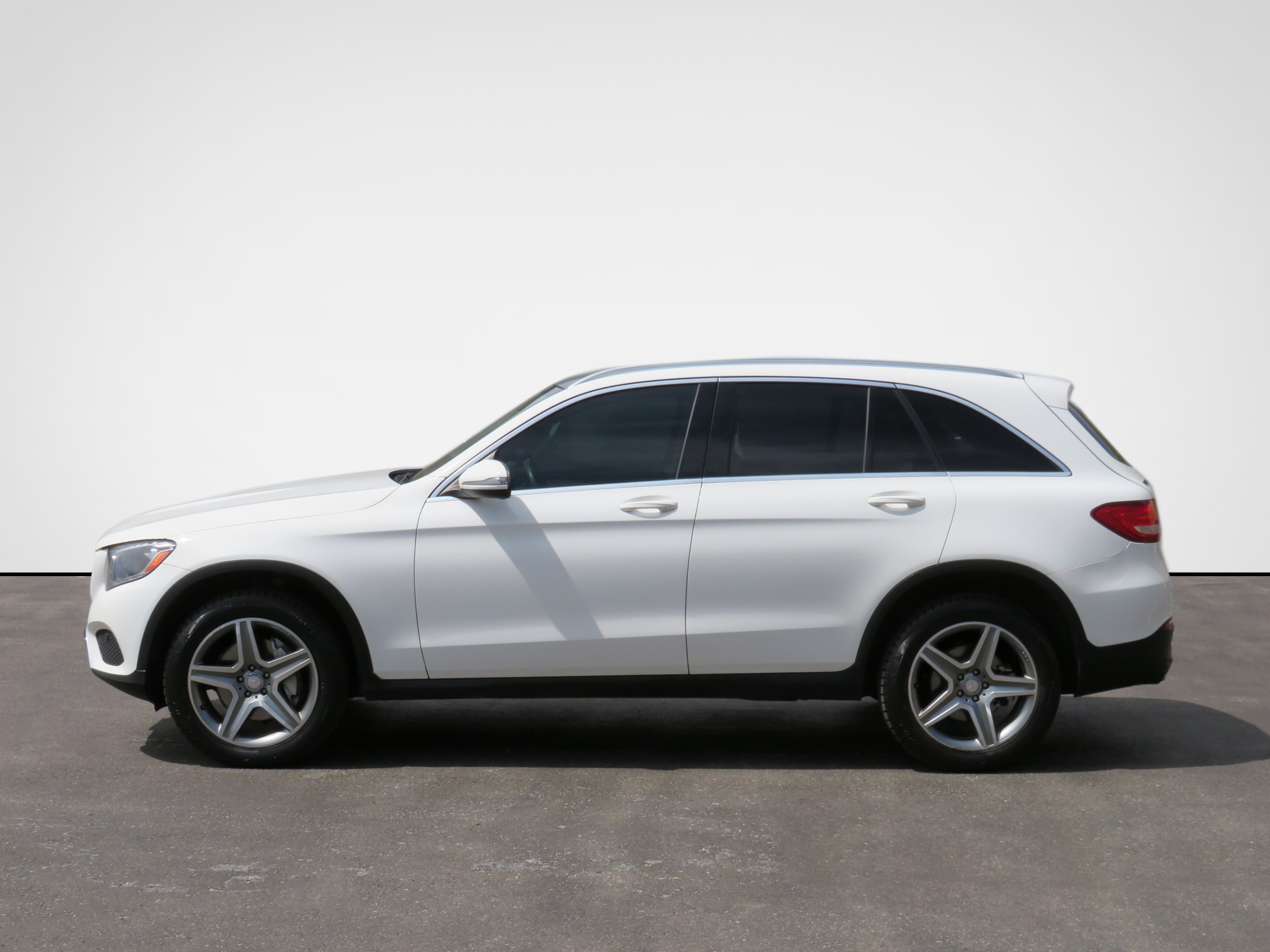 /laautomotive/2017-Mercedes-Benz-GLC-class-4861932183163322.jpg