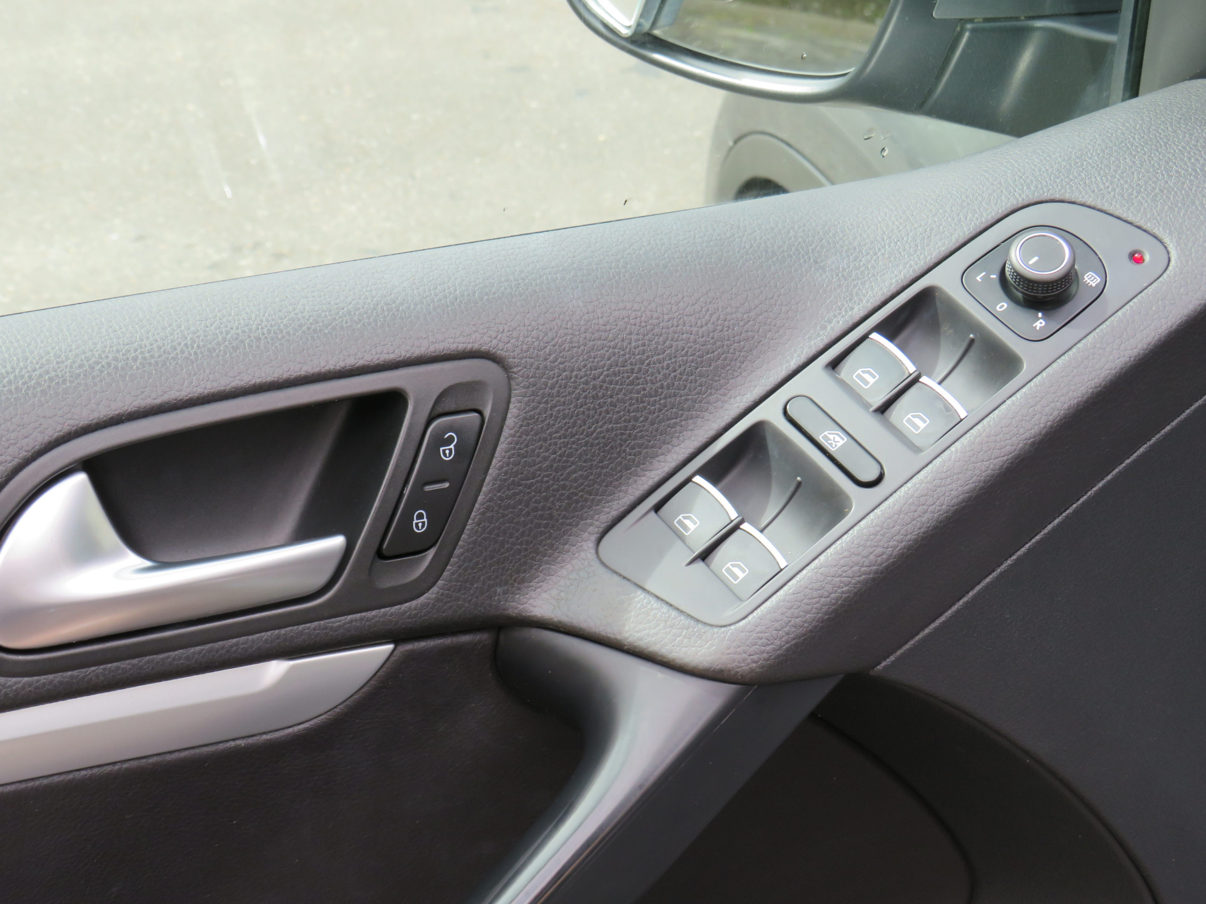 /laautomotive/2017-Volkswagen-Tiguan-7661394631057743.jpg