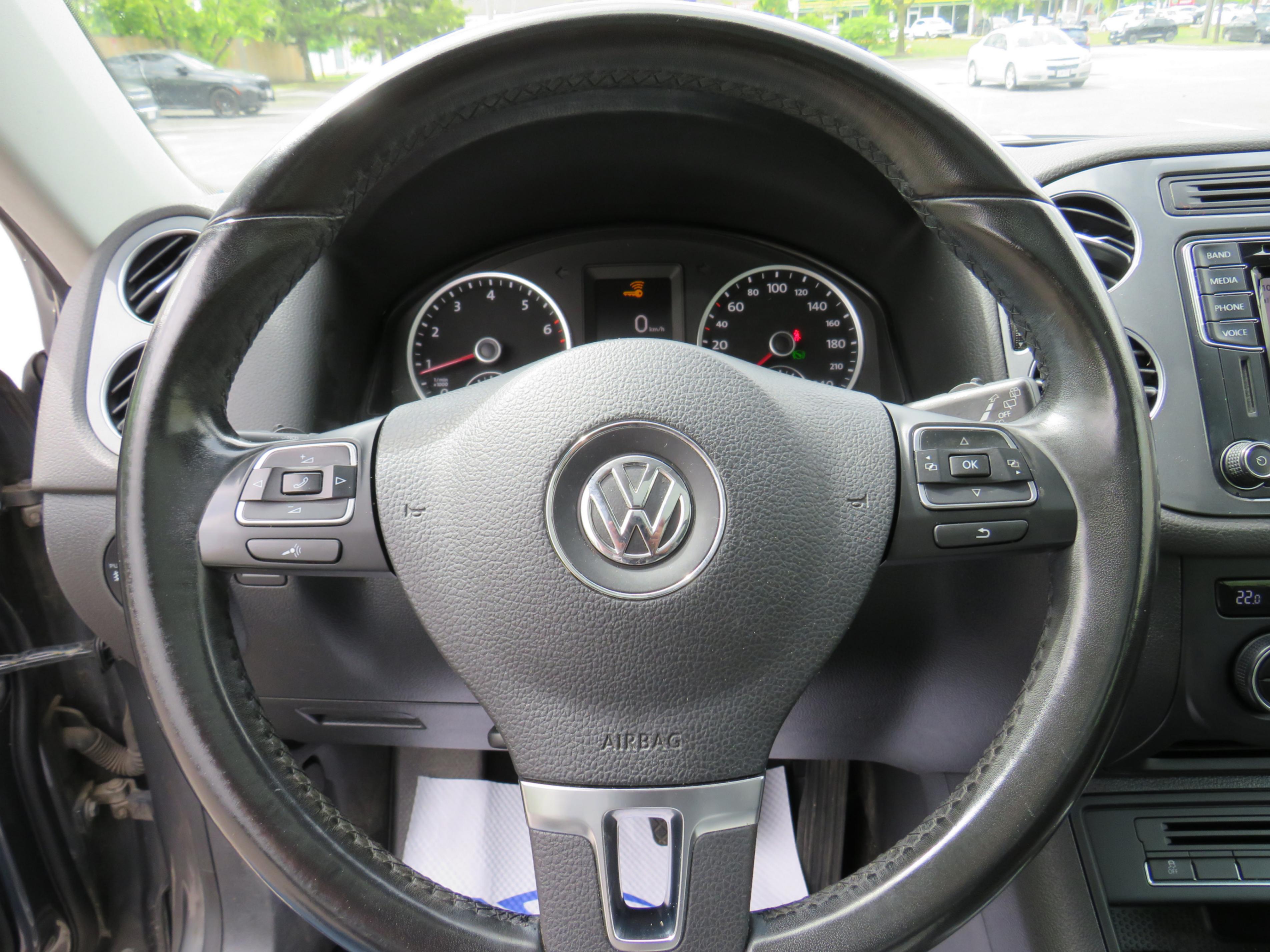 /laautomotive/2017-Volkswagen-Tiguan-8918702234554481.jpg