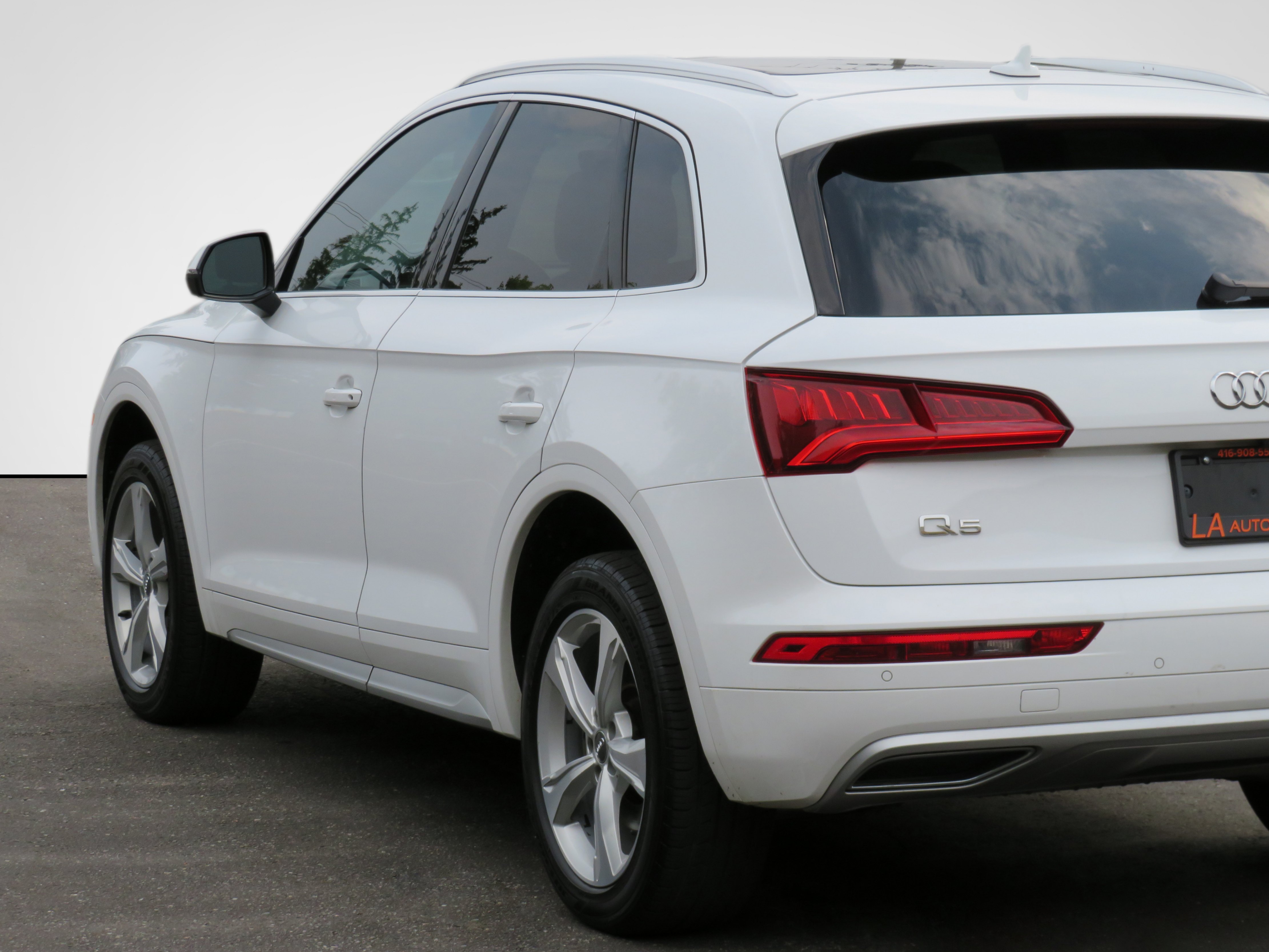 /laautomotive/2018-Audi-Q5-38404990853606336.jpg