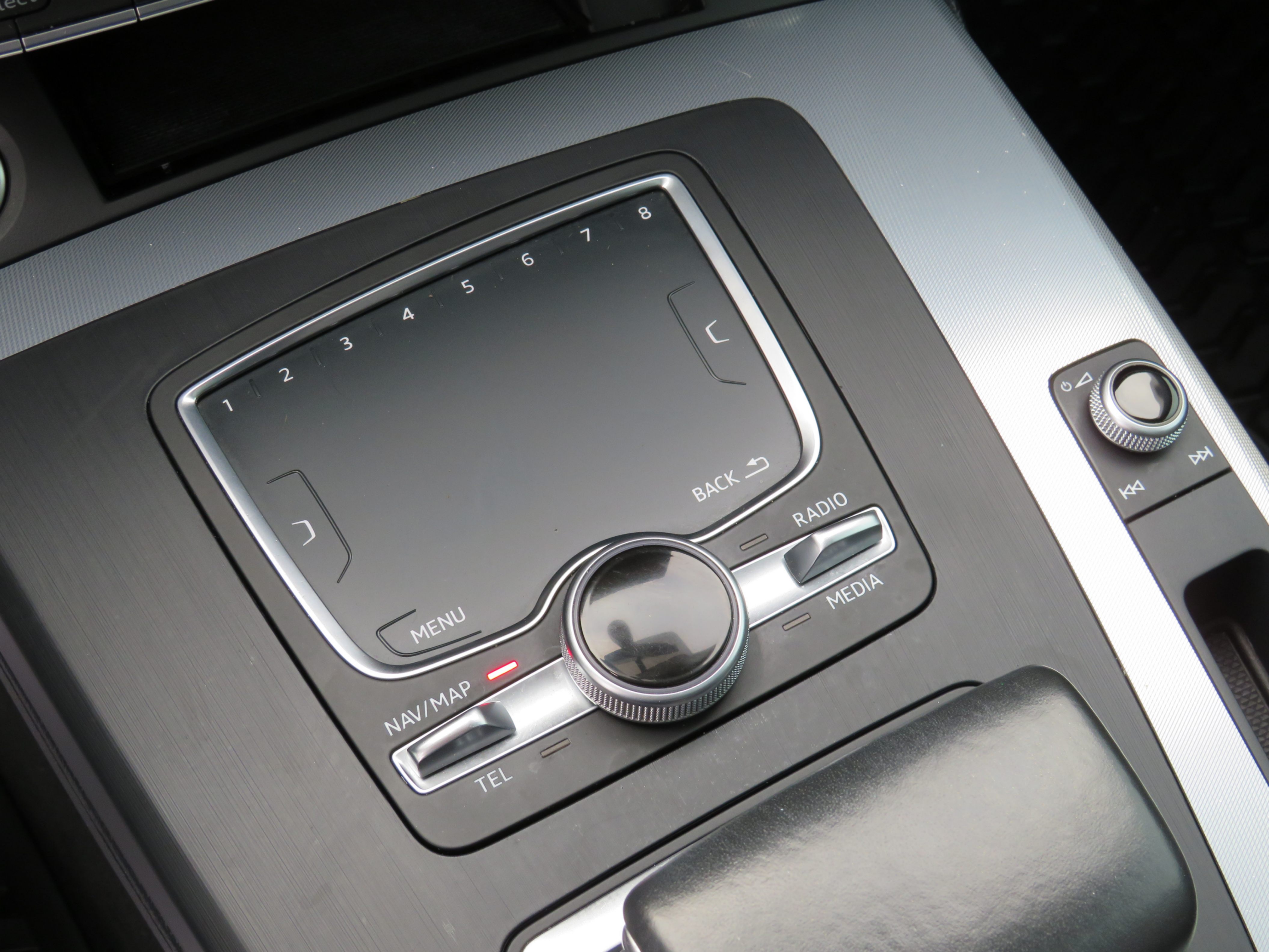 /laautomotive/2018-Audi-Q5-8557323723146026.jpg